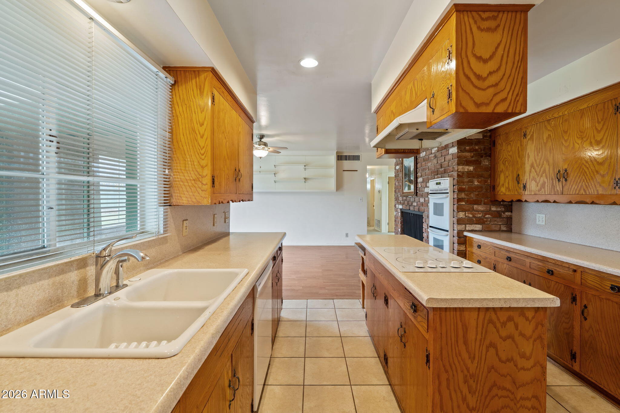 3502 E PASADENA Avenue