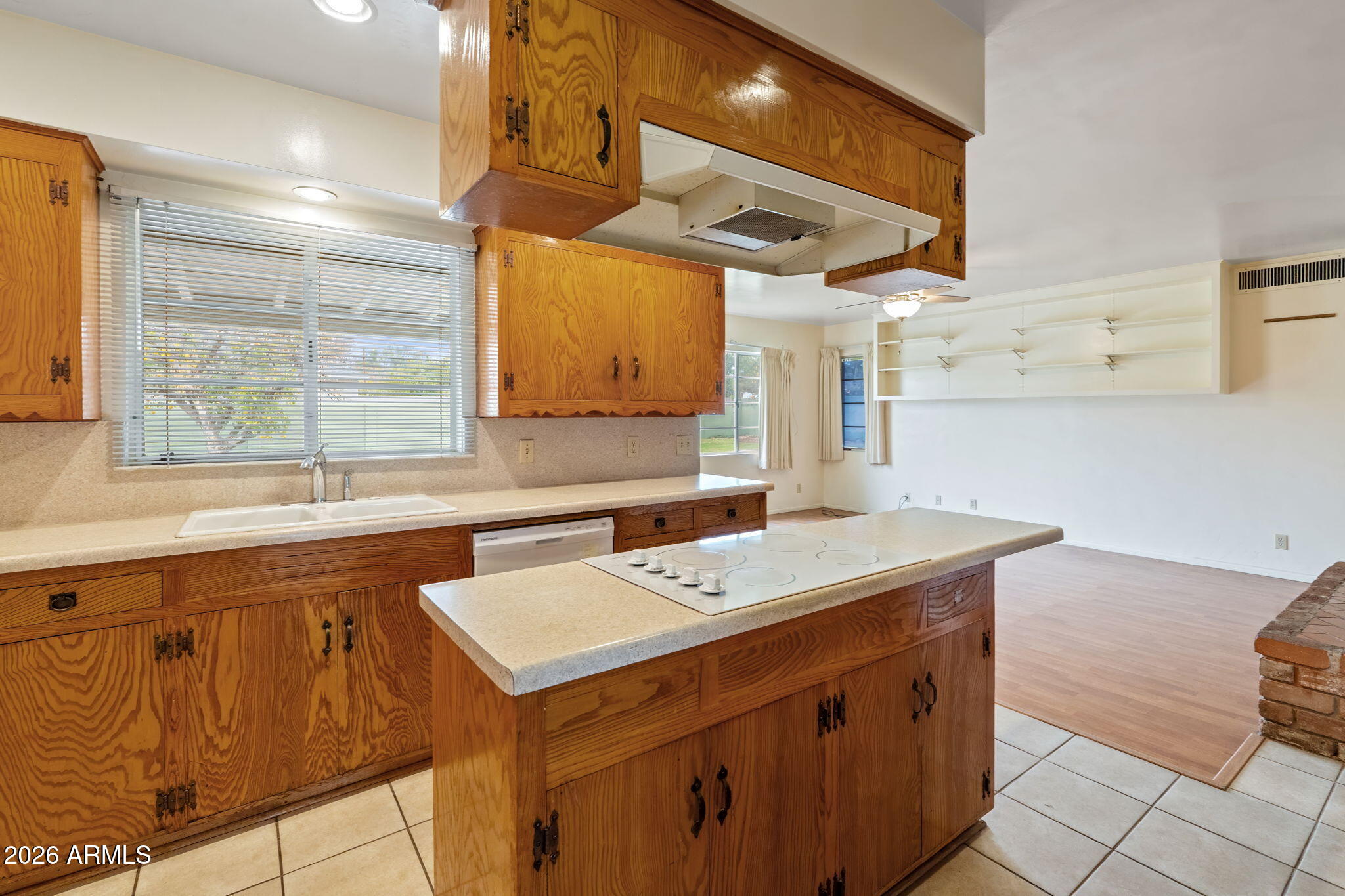 3502 E PASADENA Avenue