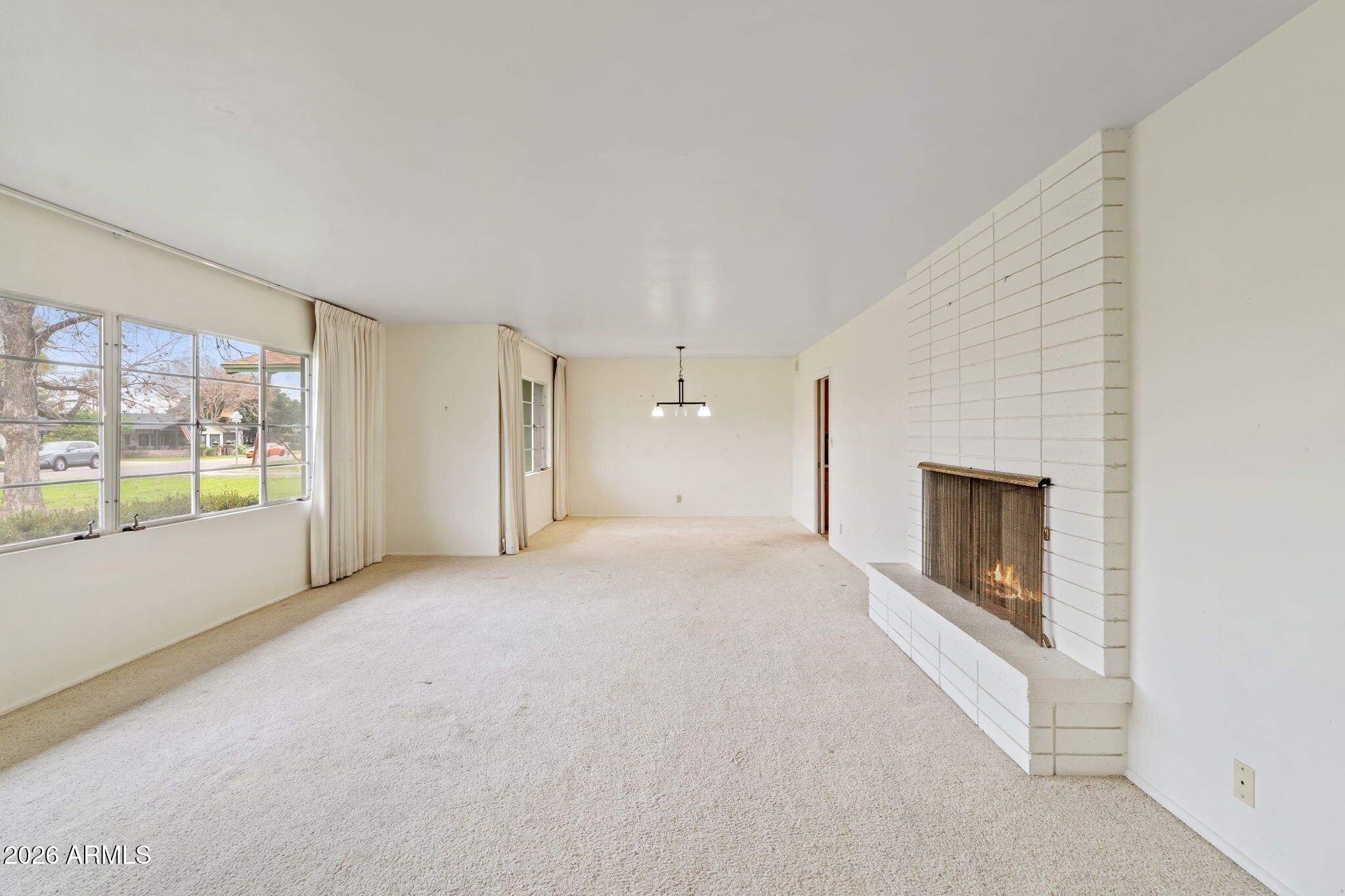 3502 E PASADENA Avenue