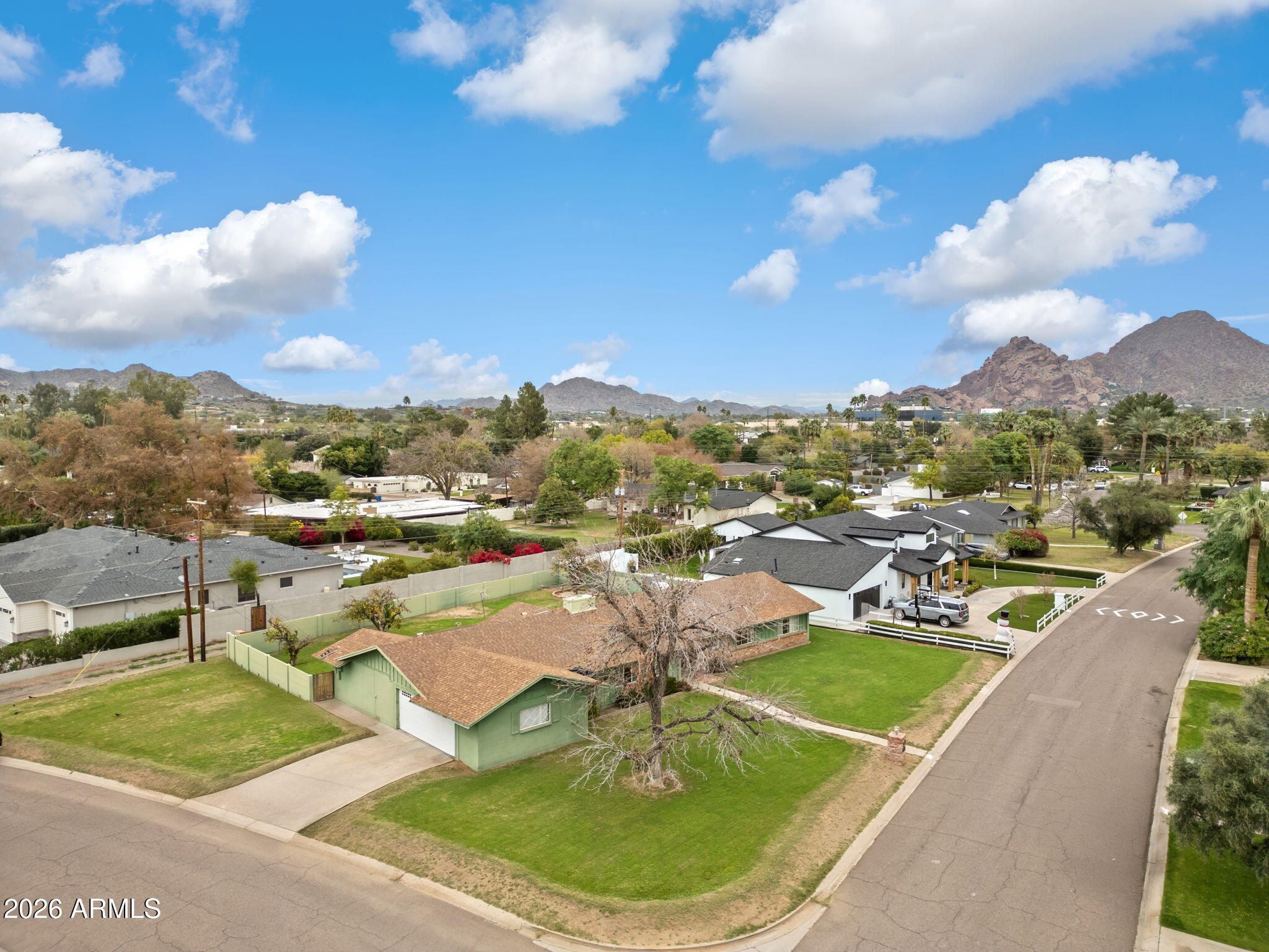 3502 E PASADENA Avenue