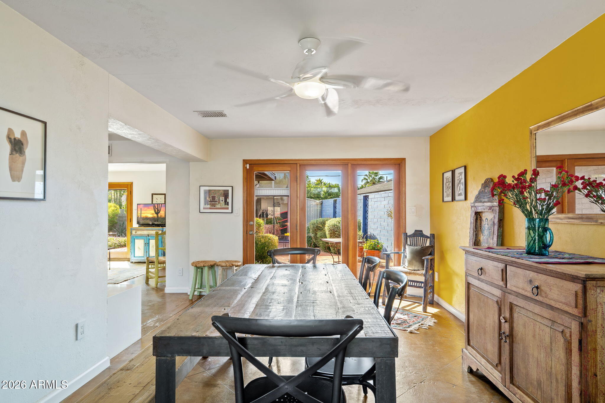 3215 E MISSOURI Avenue