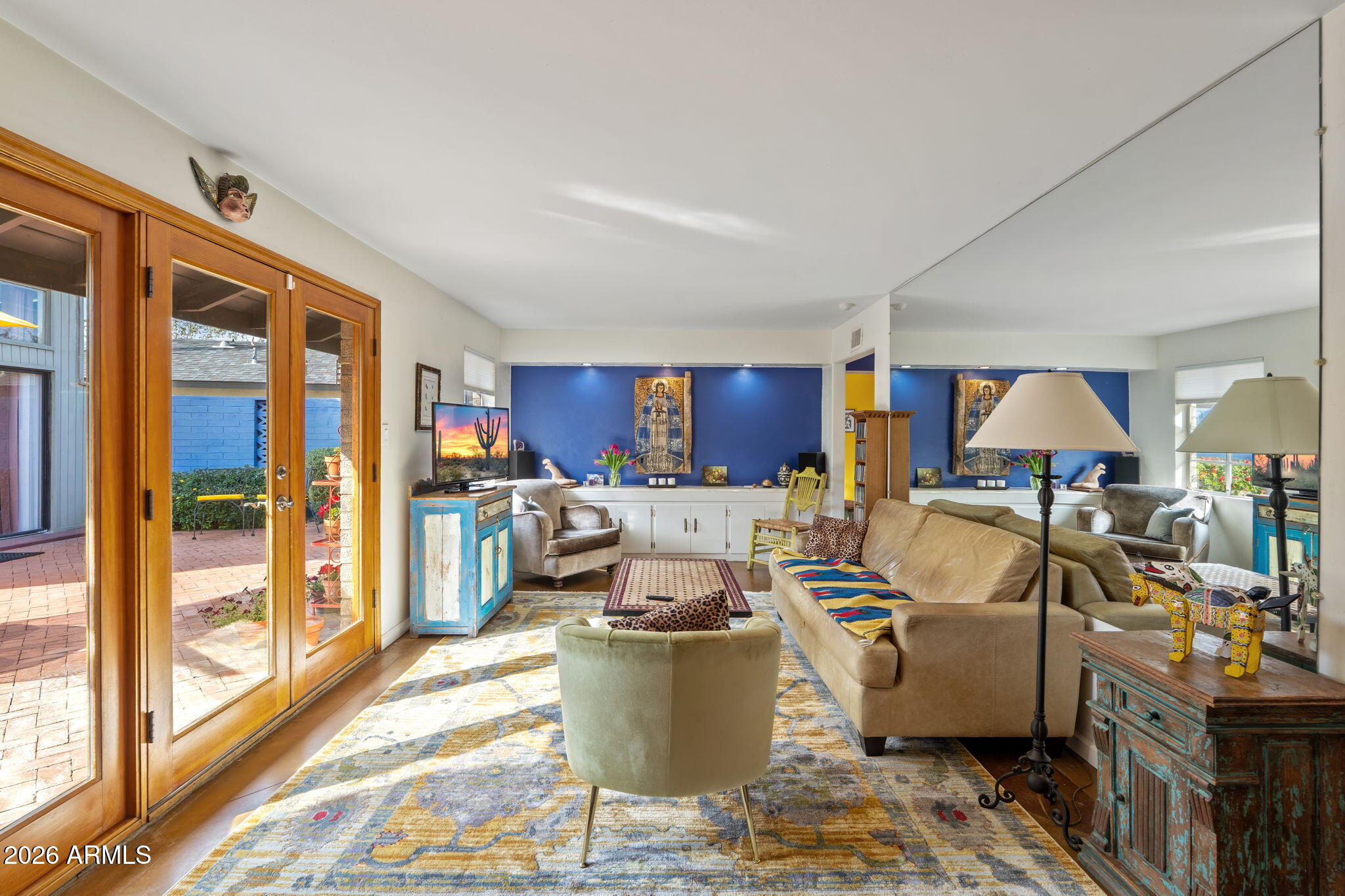 3215 E MISSOURI Avenue