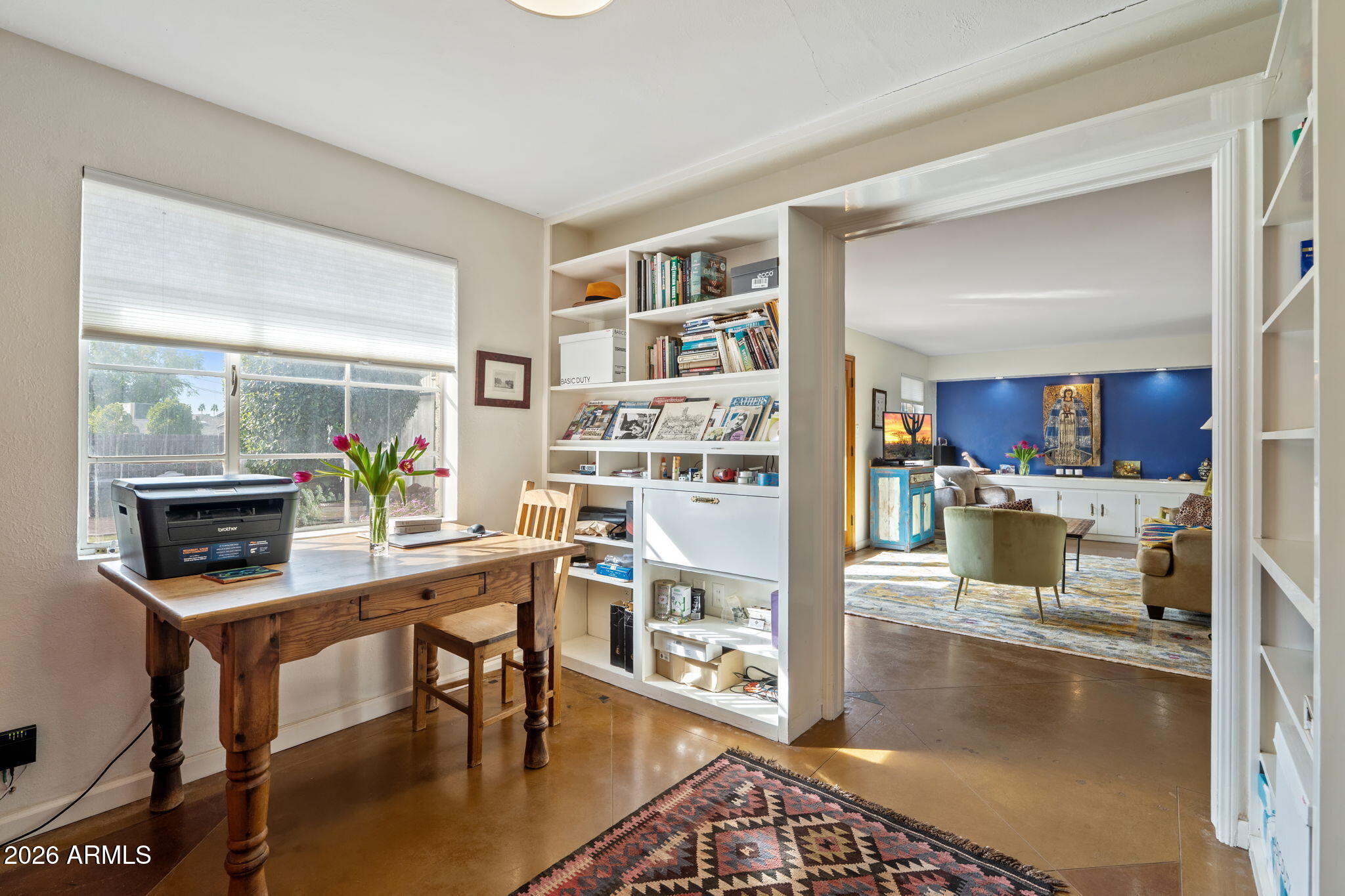 3215 E MISSOURI Avenue