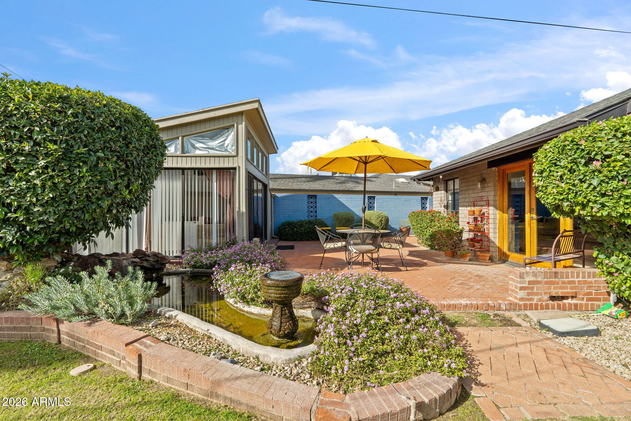 3215 E MISSOURI Avenue