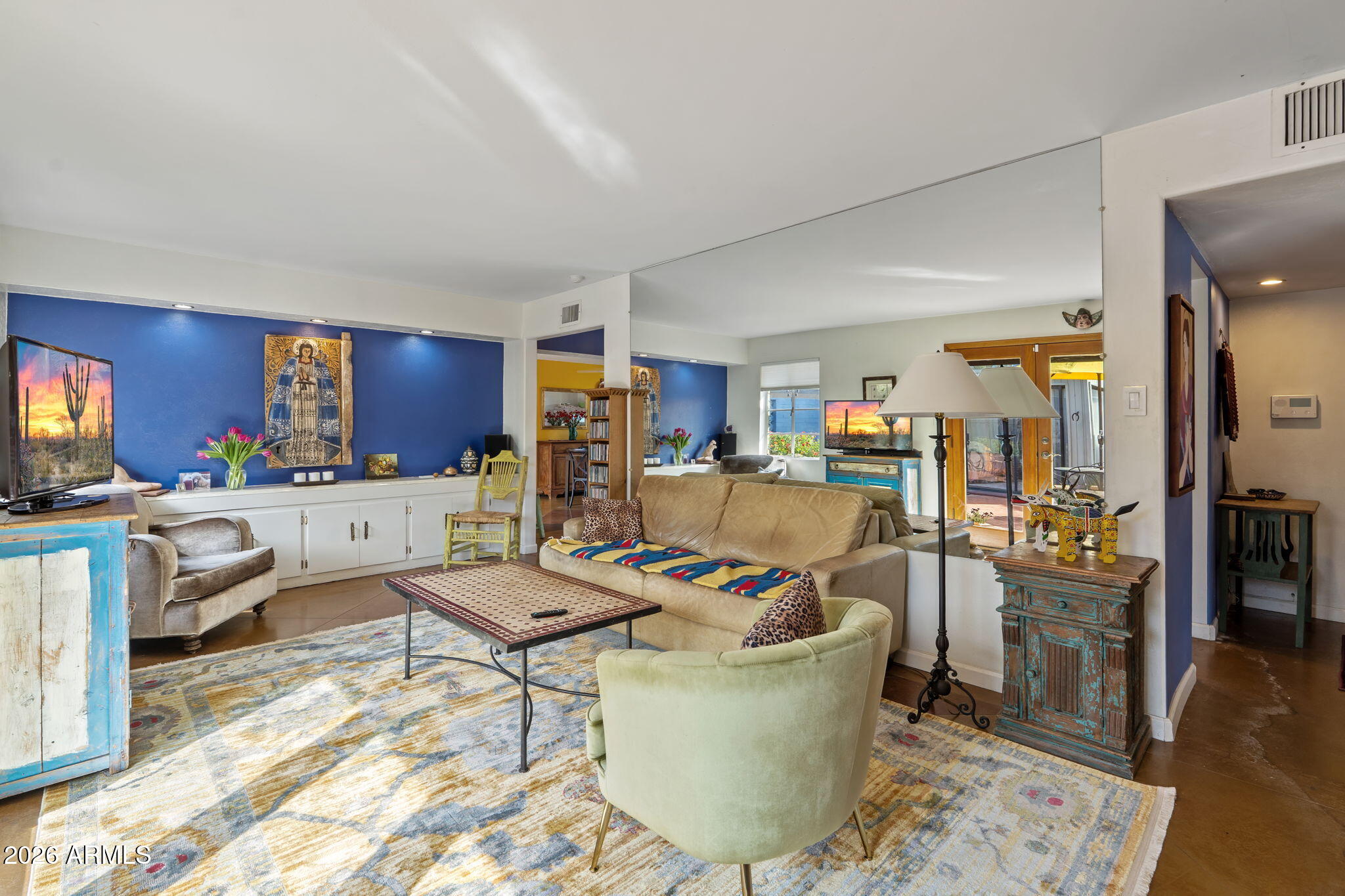 3215 E MISSOURI Avenue