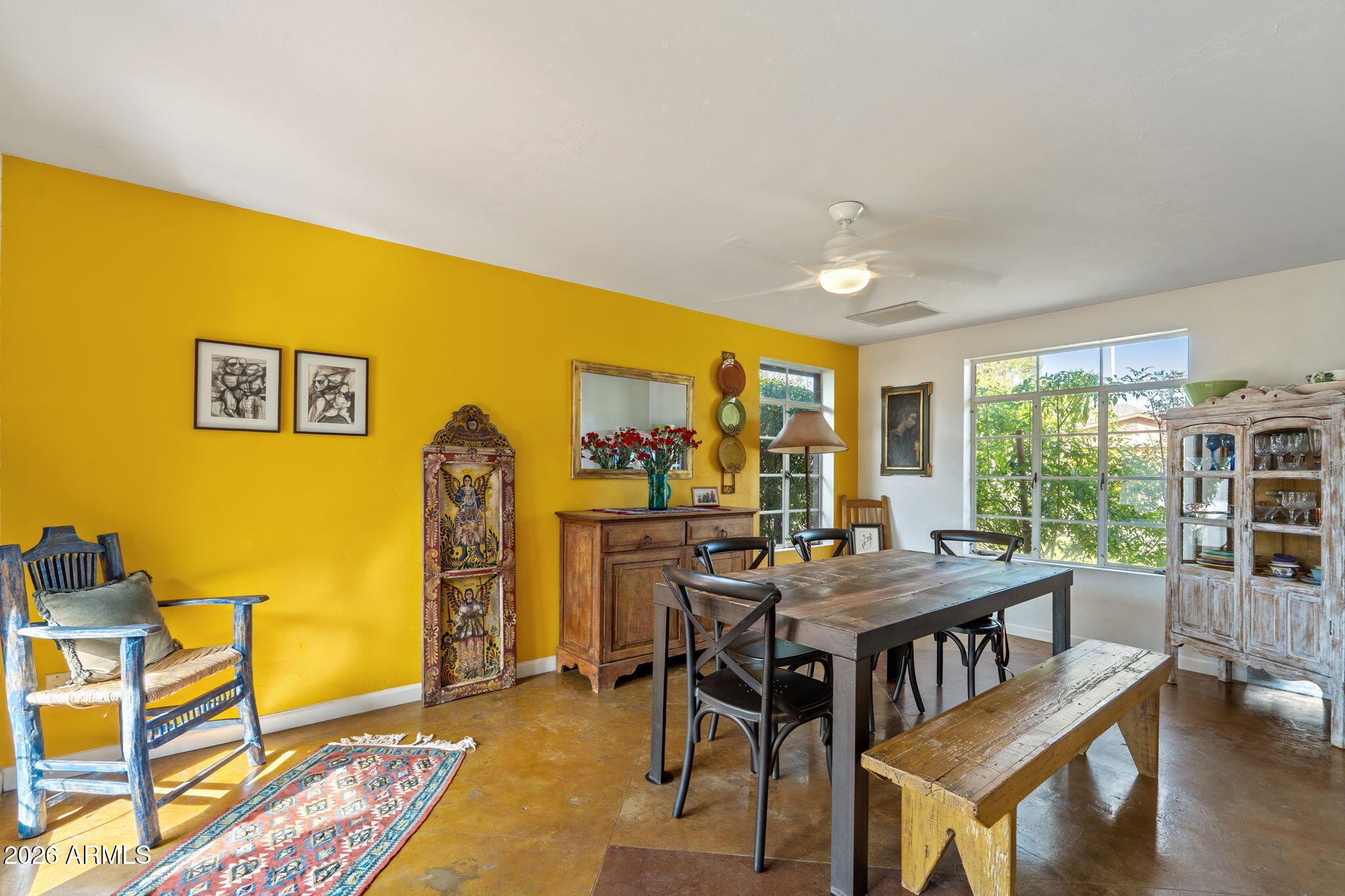 3215 E MISSOURI Avenue