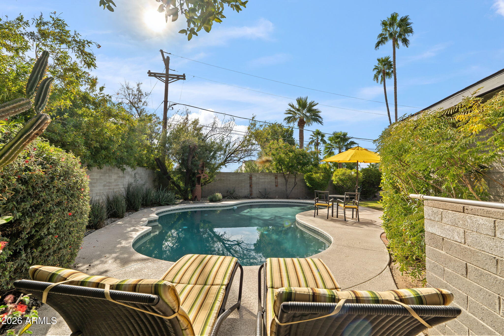 3215 E MISSOURI Avenue