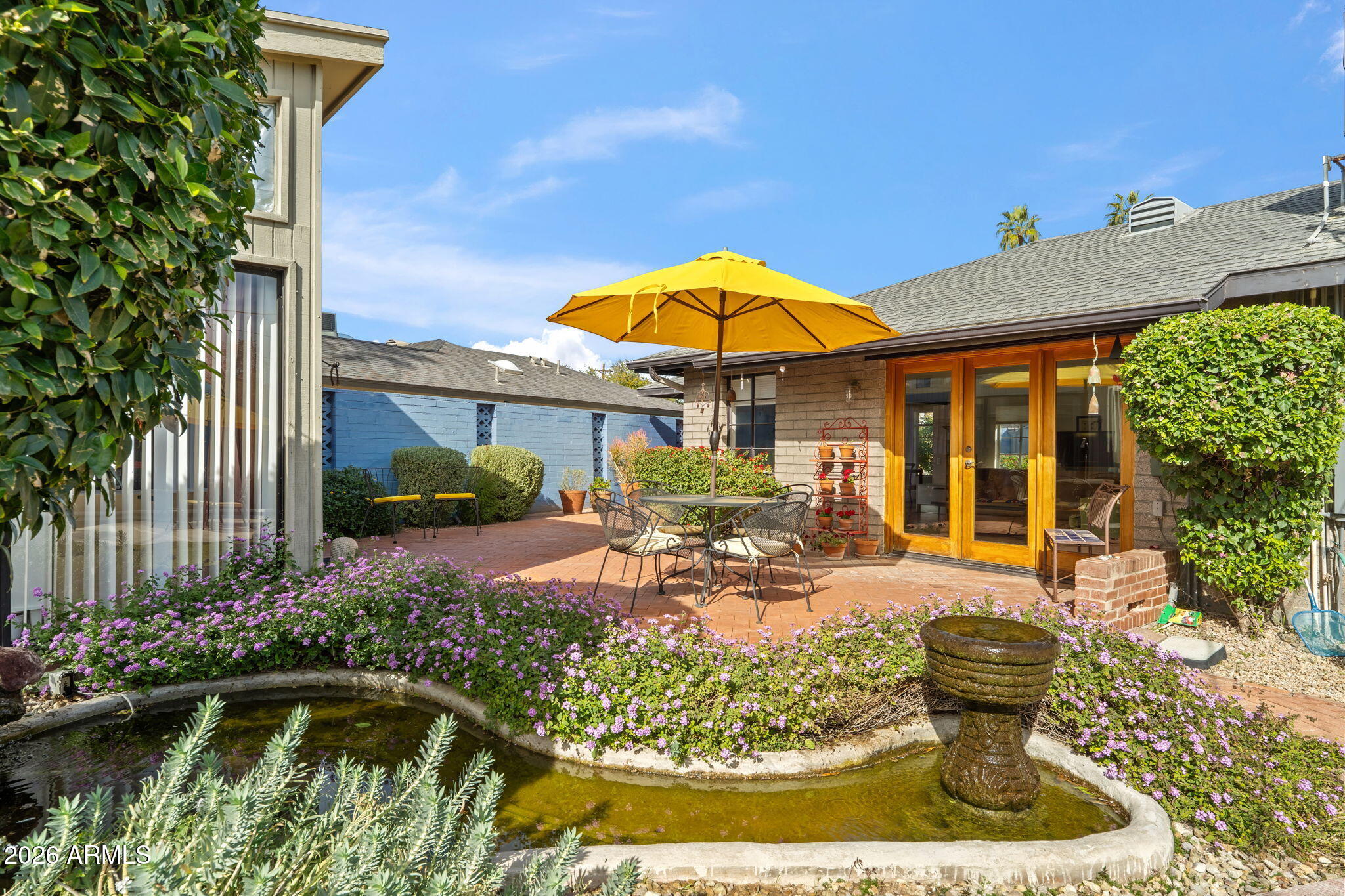 3215 E MISSOURI Avenue