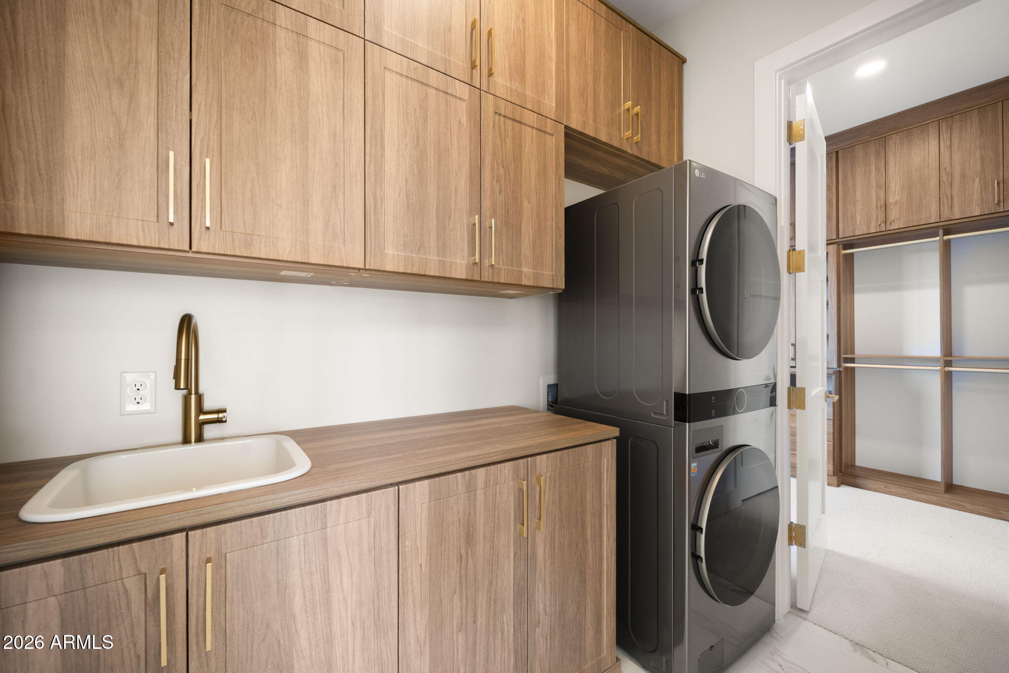 4227 E CAMPBELL Avenue