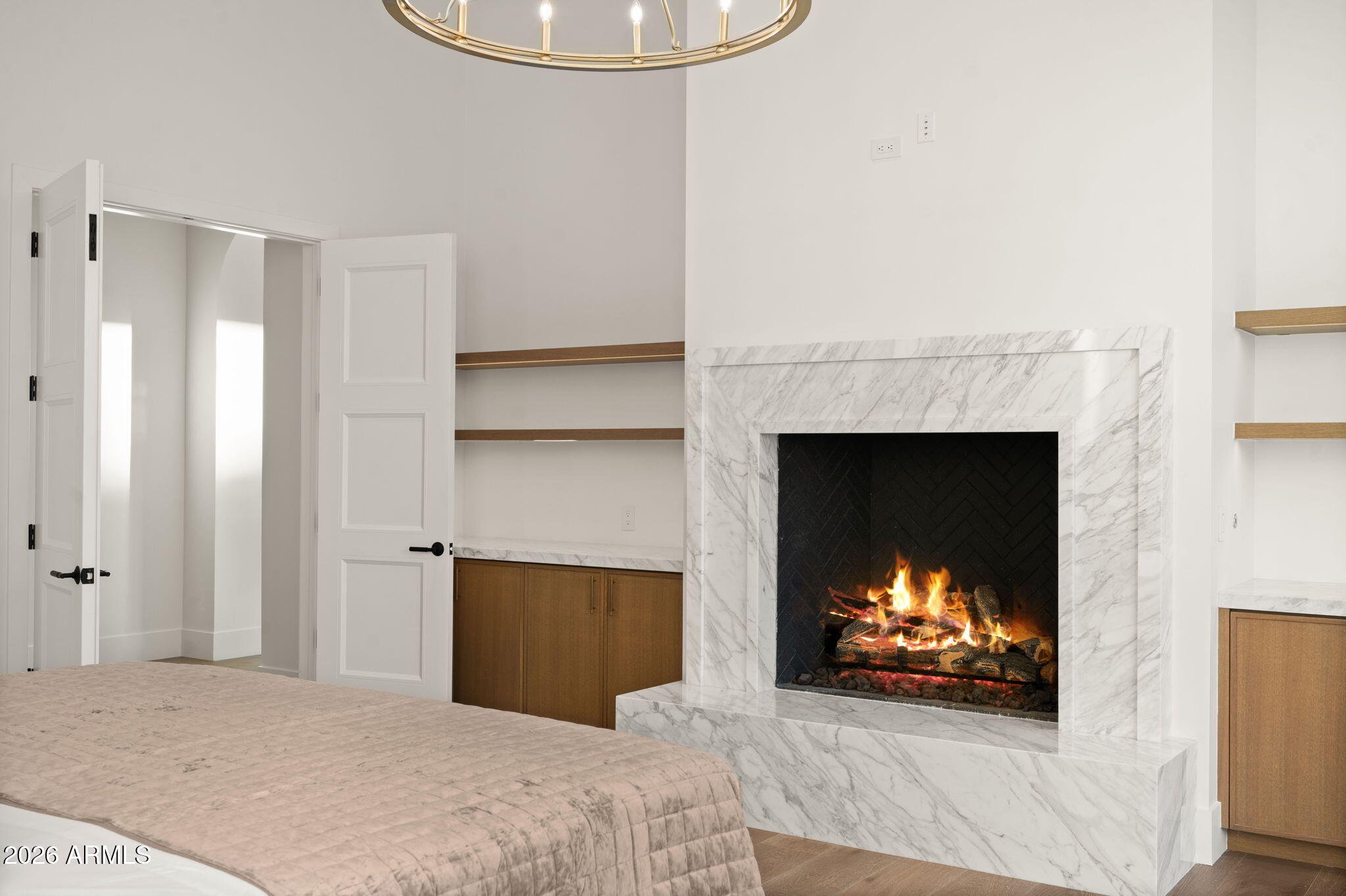 6610 N MOUNTAIN VIEW Drive