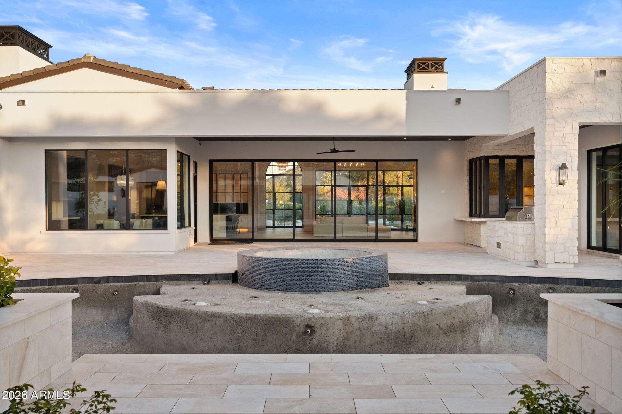 6610 N MOUNTAIN VIEW Drive