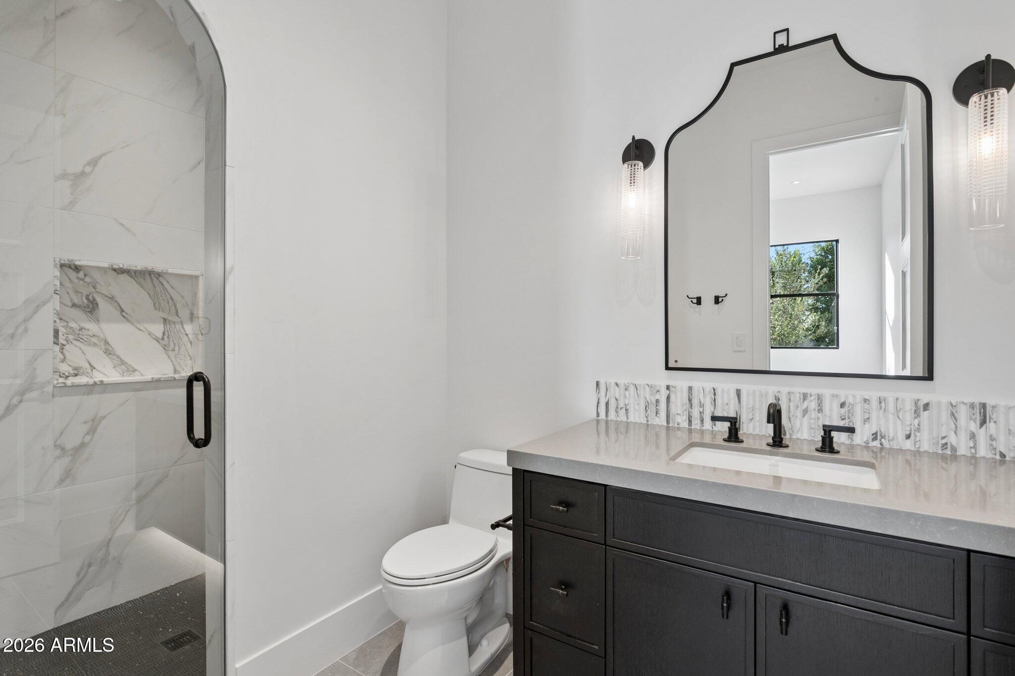 6610 N MOUNTAIN VIEW Drive