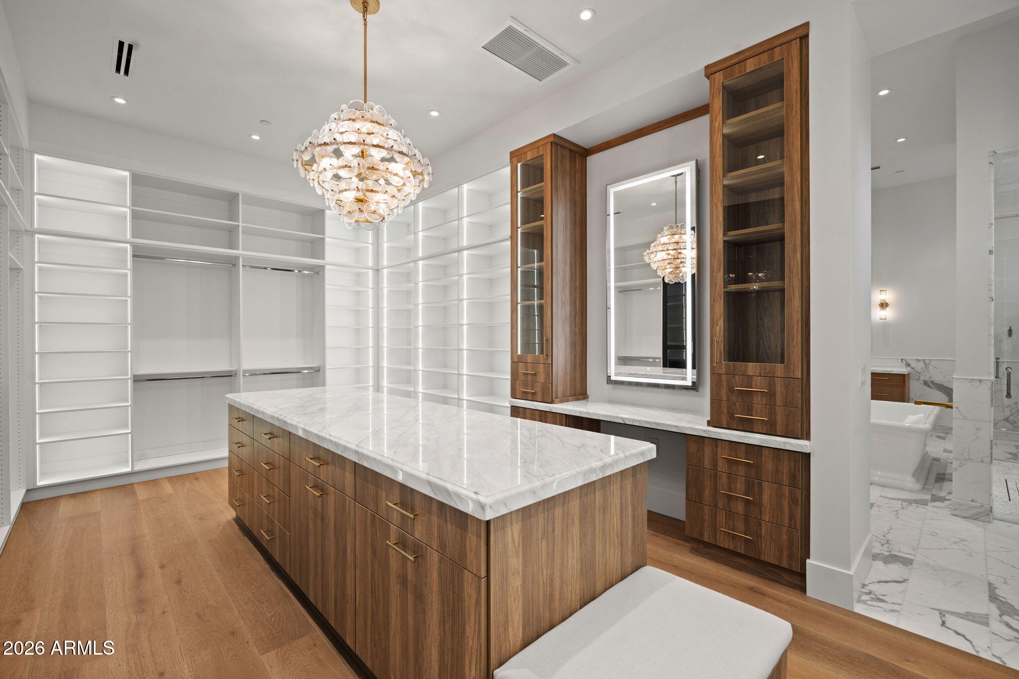 6610 N MOUNTAIN VIEW Drive