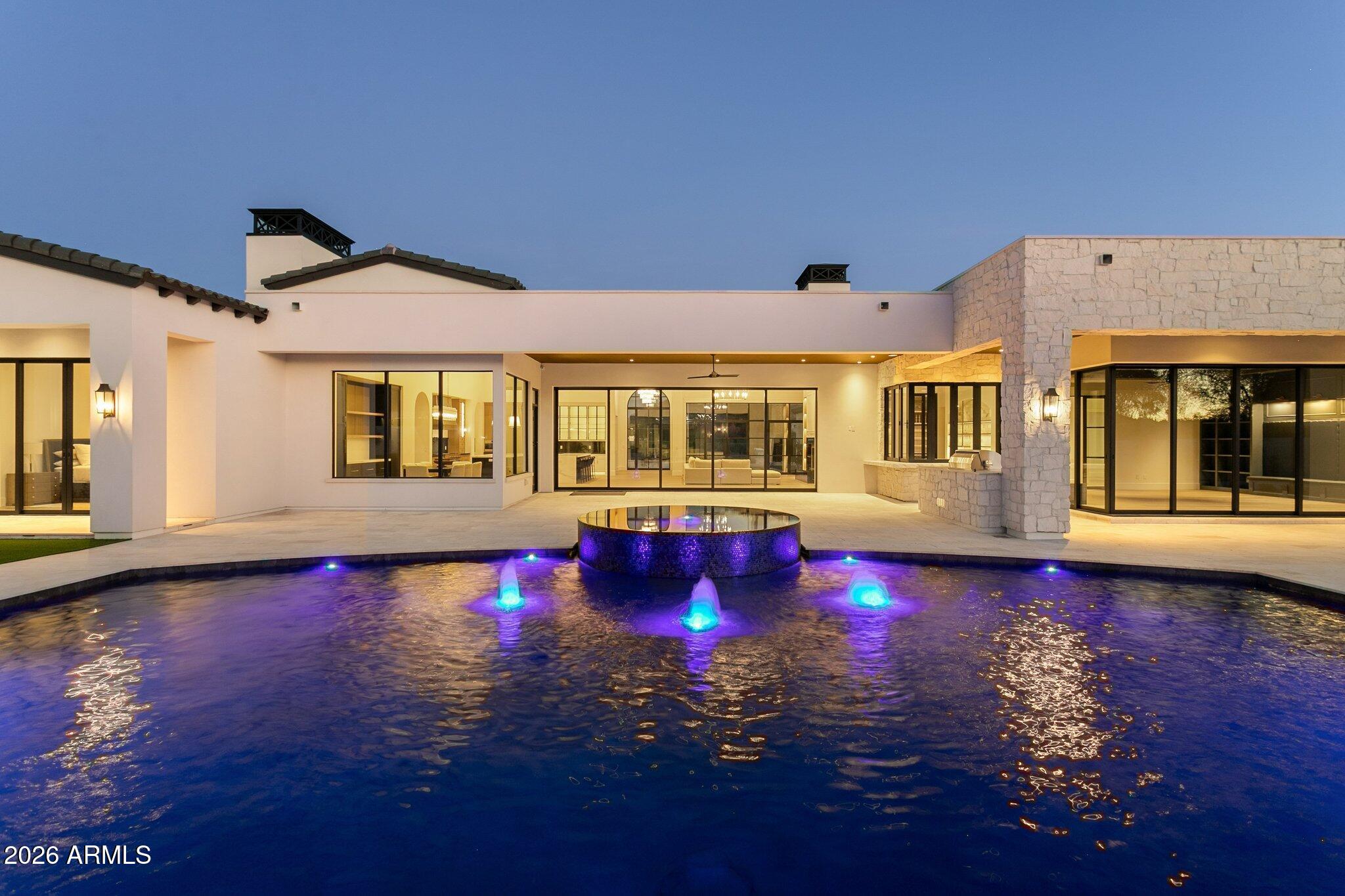 6610 N MOUNTAIN VIEW Drive