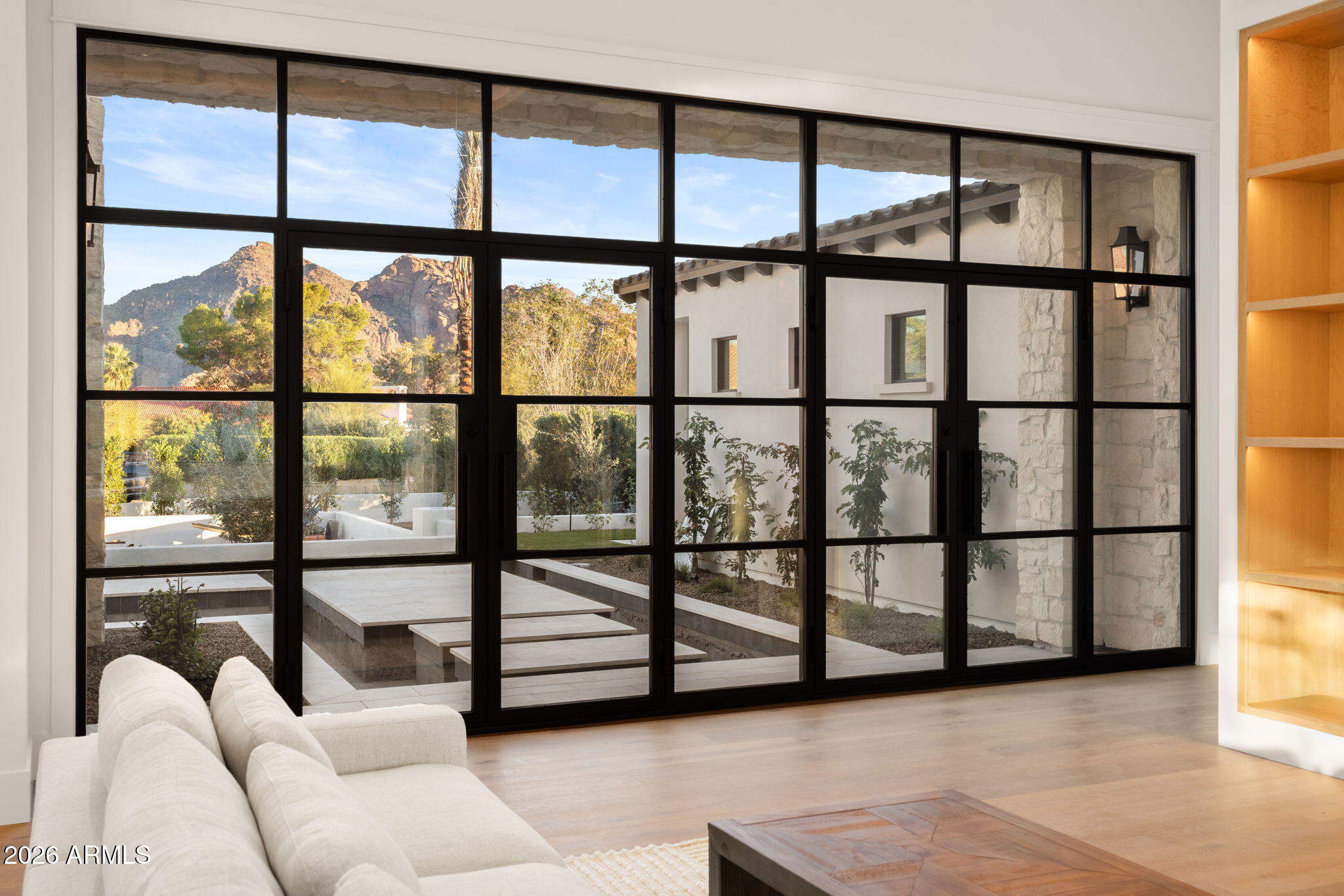 6610 N MOUNTAIN VIEW Drive