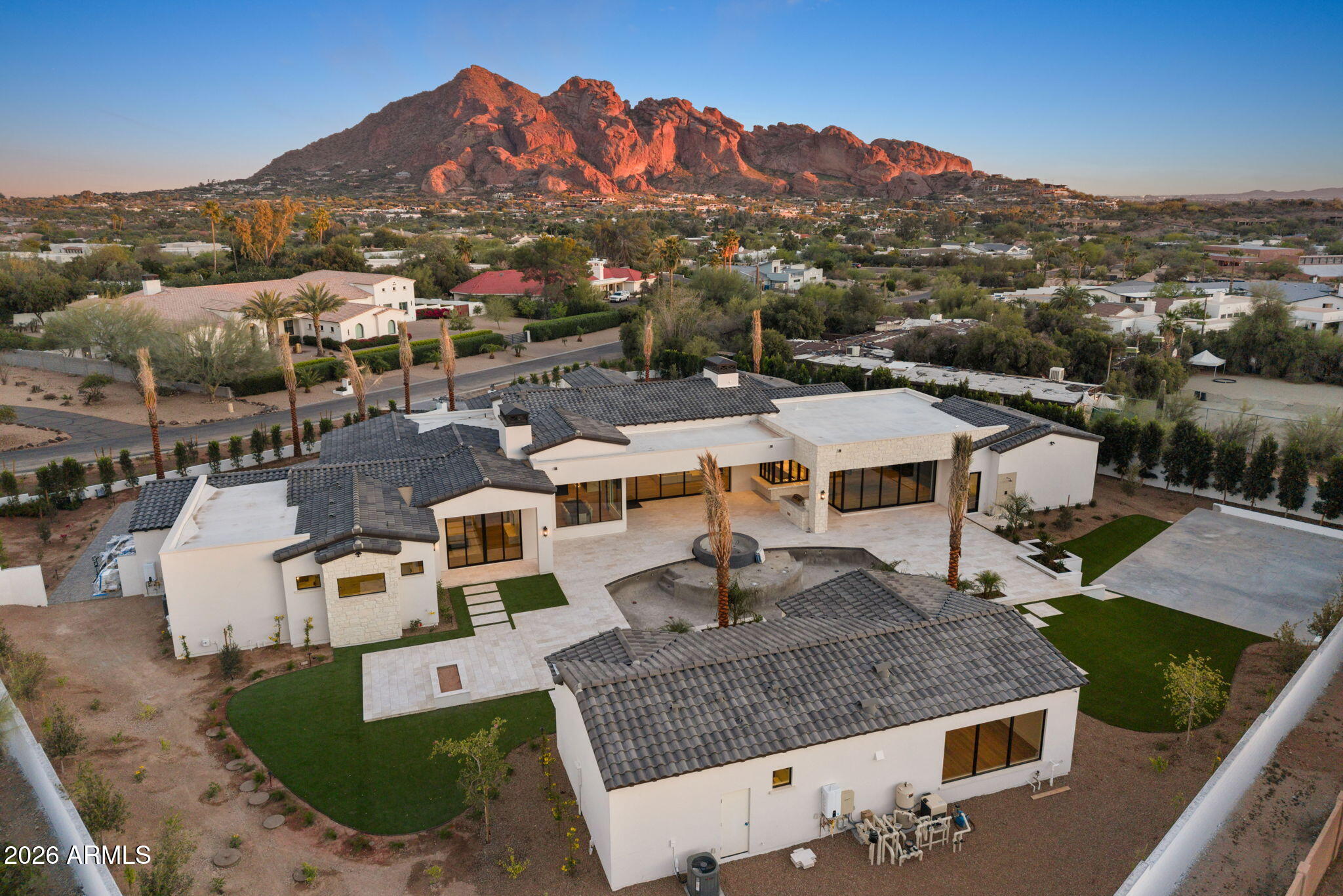 6610 N MOUNTAIN VIEW Drive