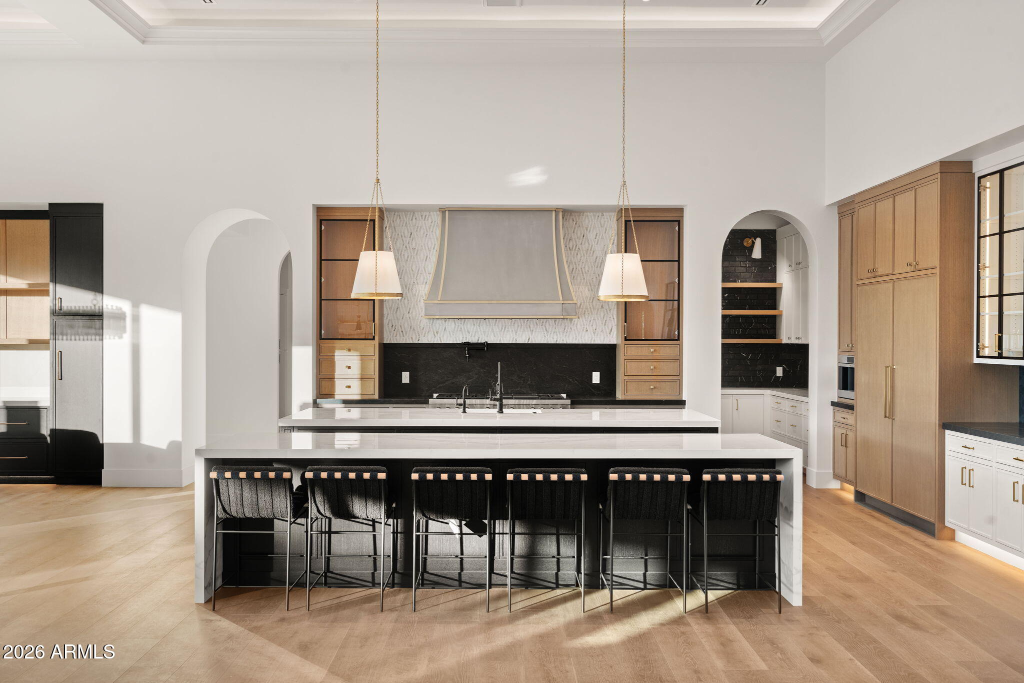 6610 N MOUNTAIN VIEW Drive