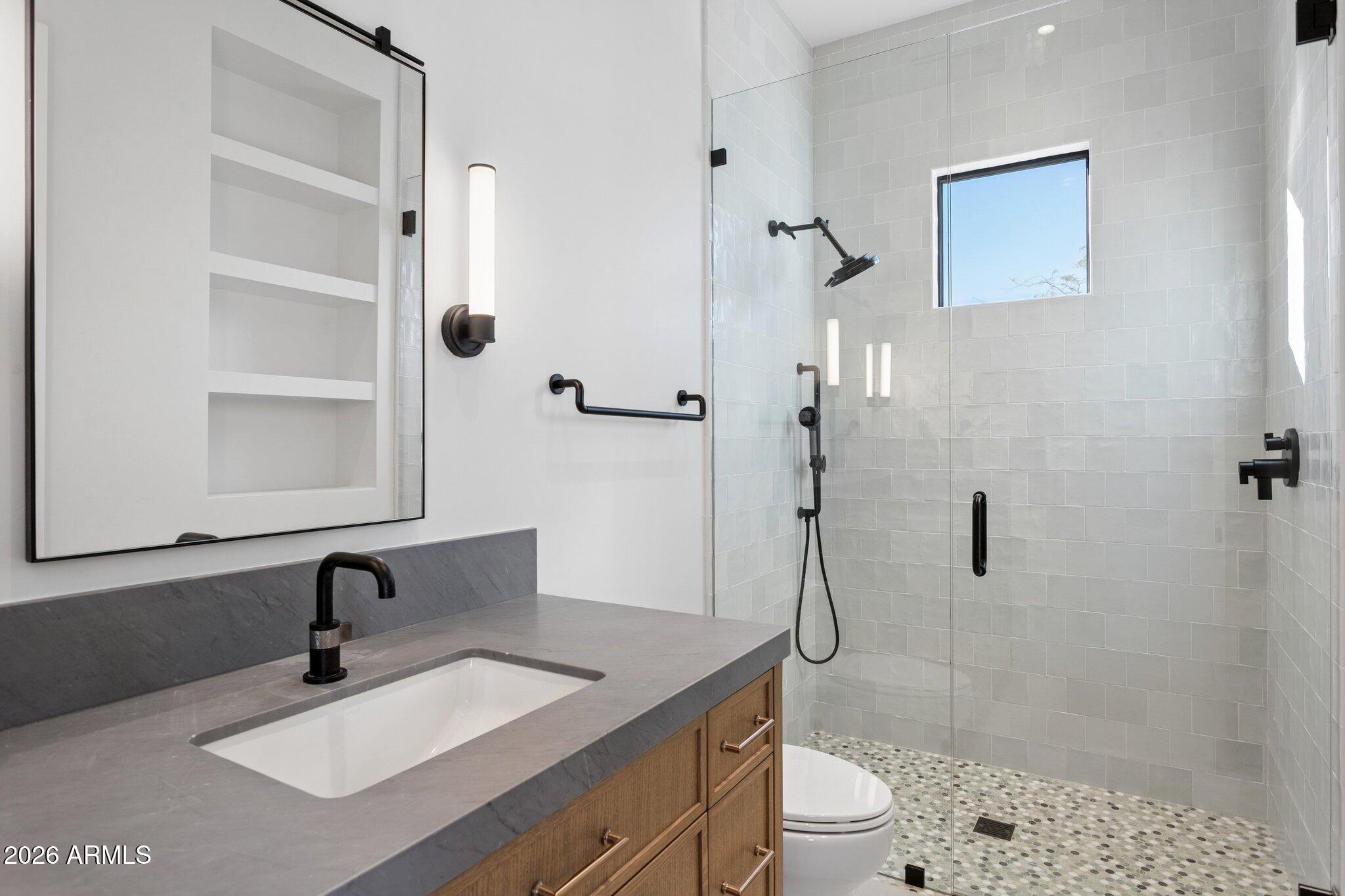 6610 N MOUNTAIN VIEW Drive