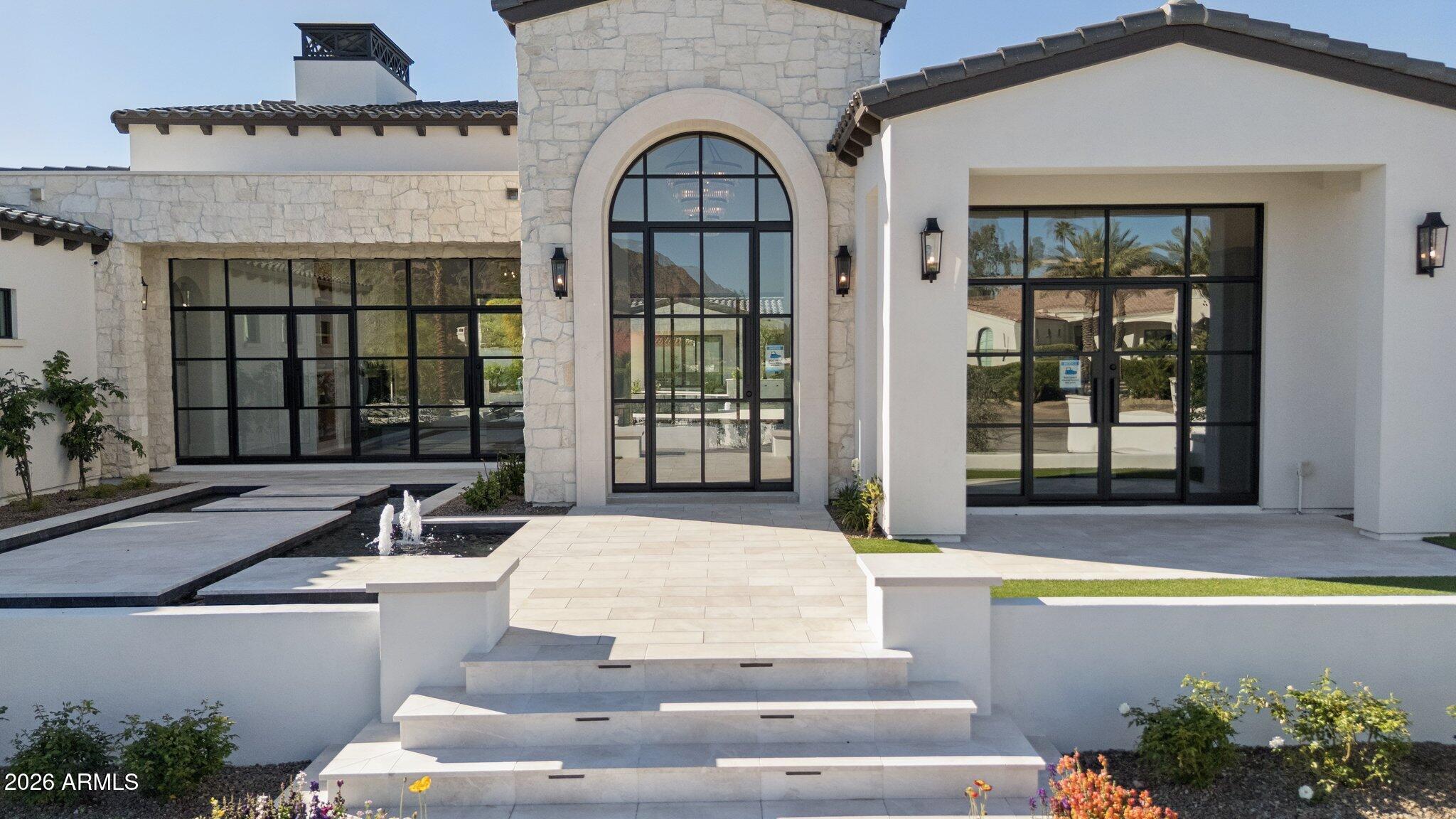 6610 N MOUNTAIN VIEW Drive