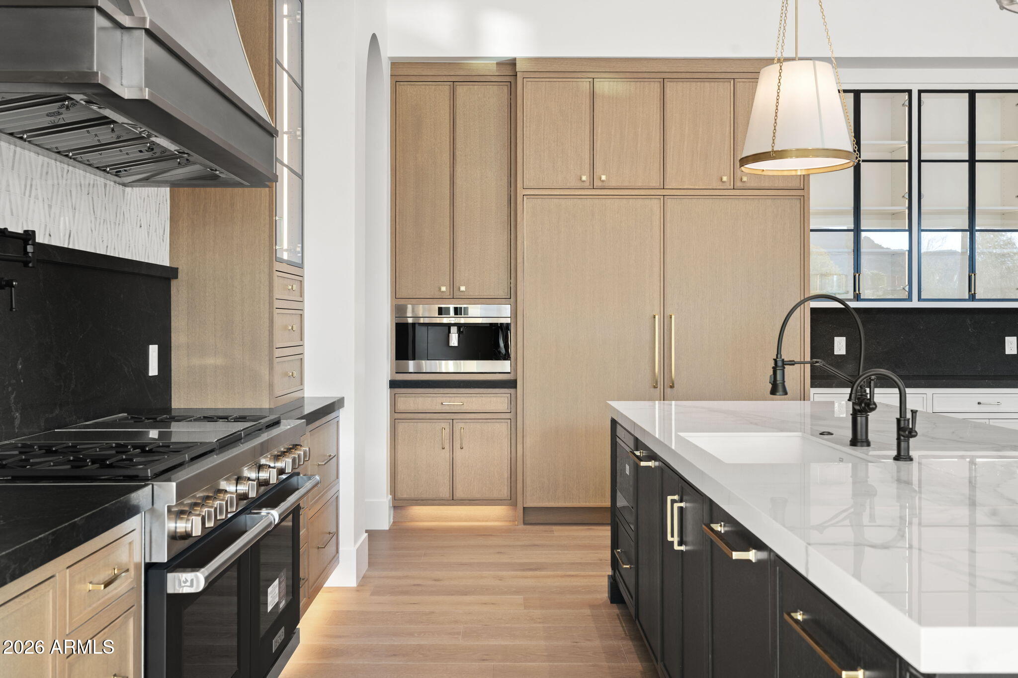 6610 N MOUNTAIN VIEW Drive