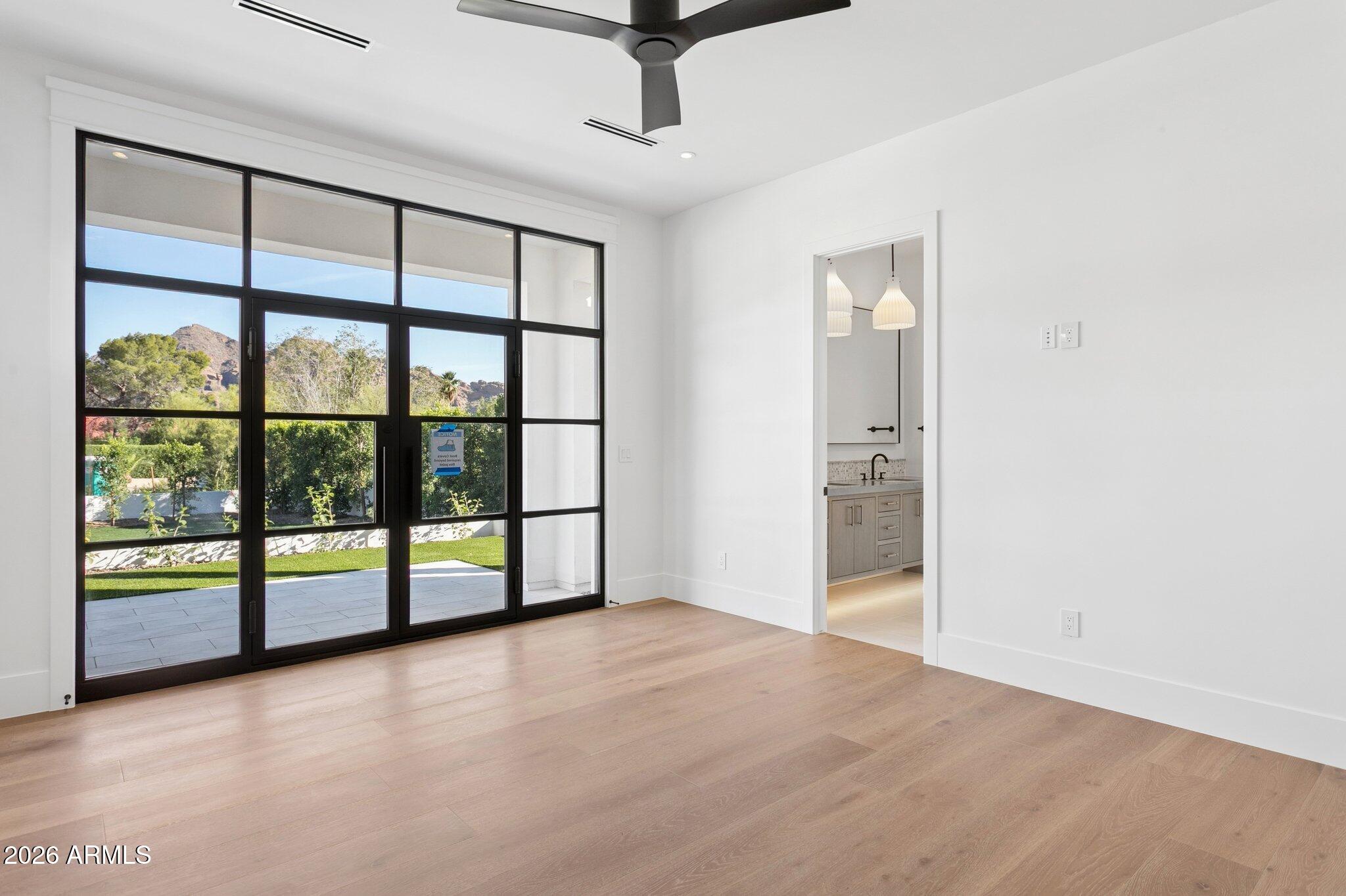 6610 N MOUNTAIN VIEW Drive