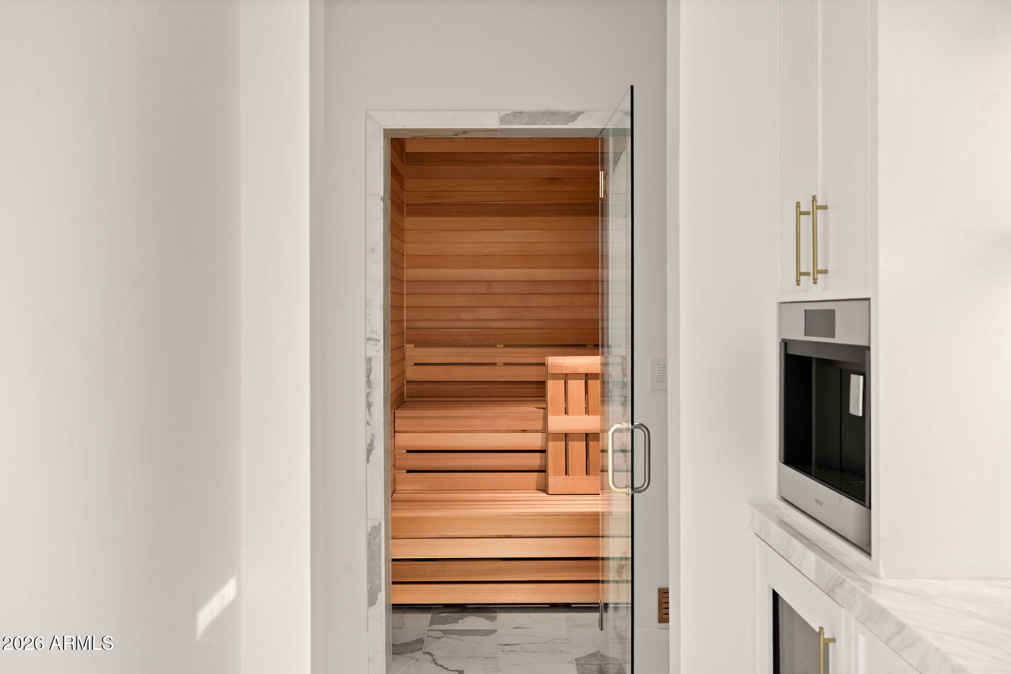 6610 N MOUNTAIN VIEW Drive