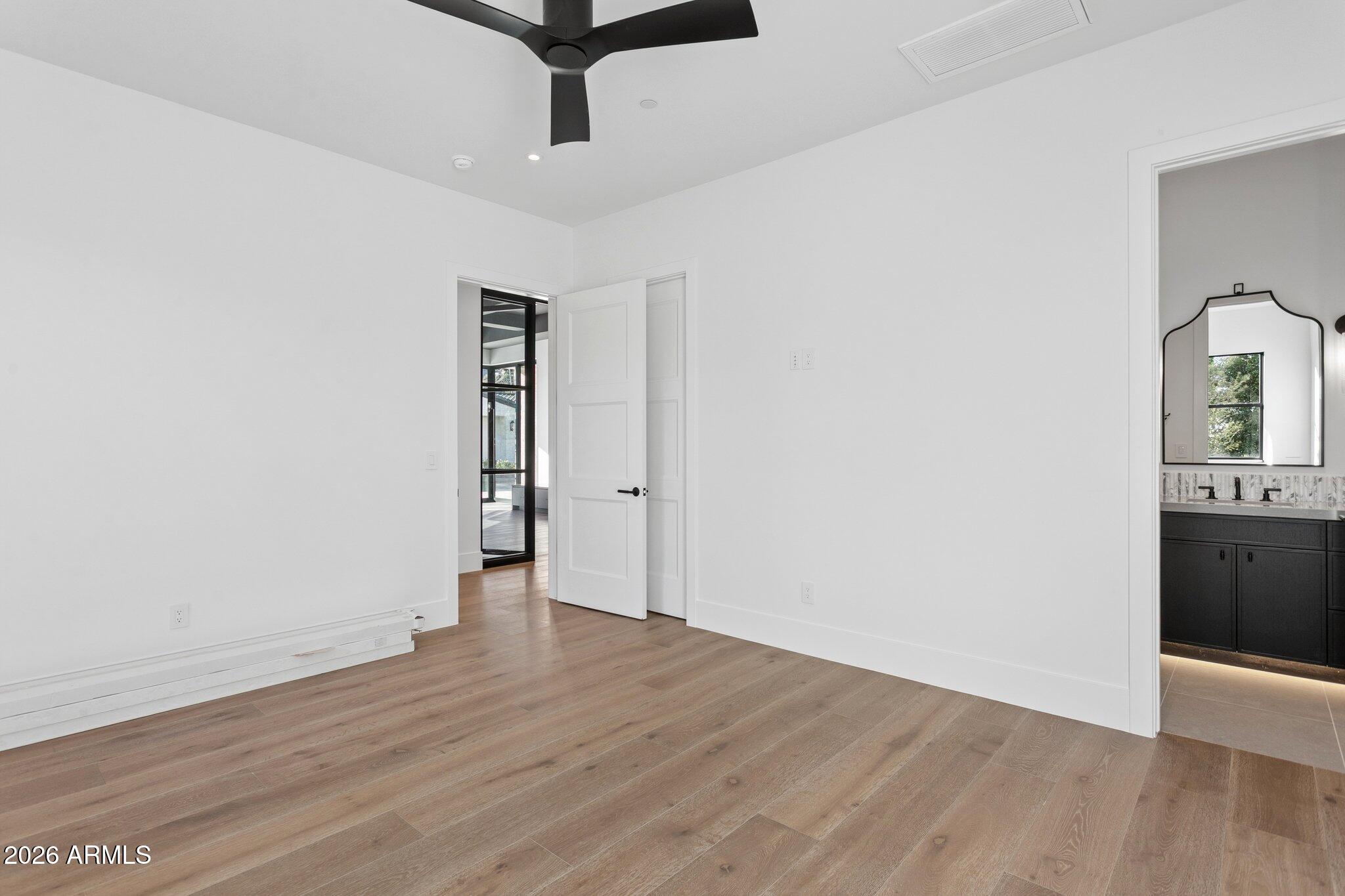 6610 N MOUNTAIN VIEW Drive