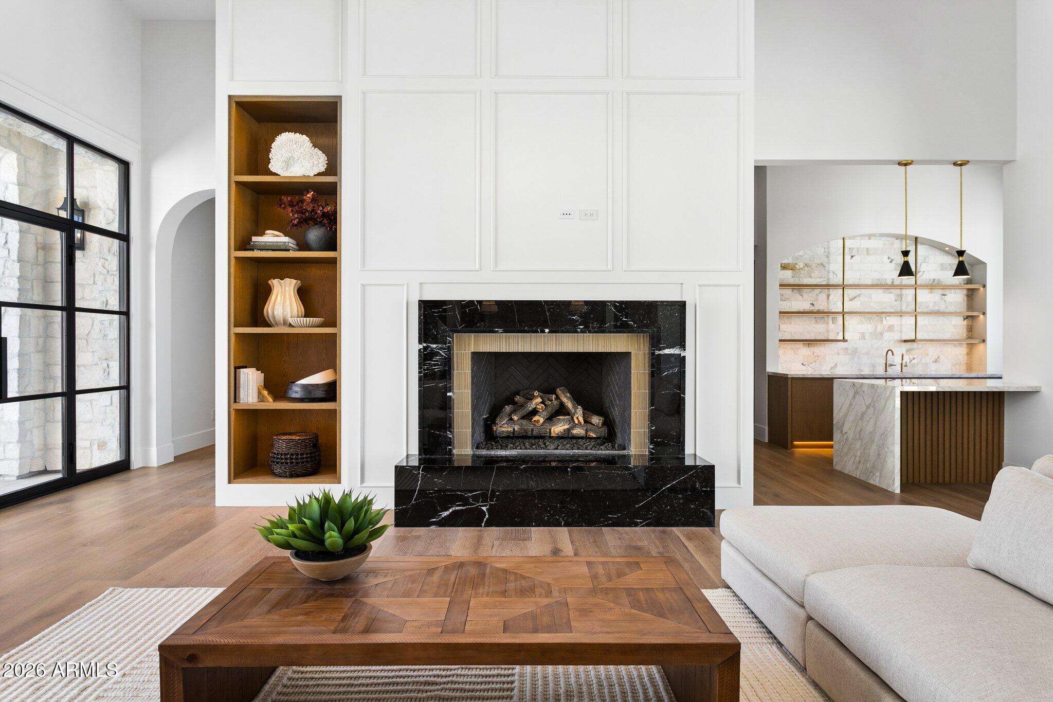 6610 N MOUNTAIN VIEW Drive