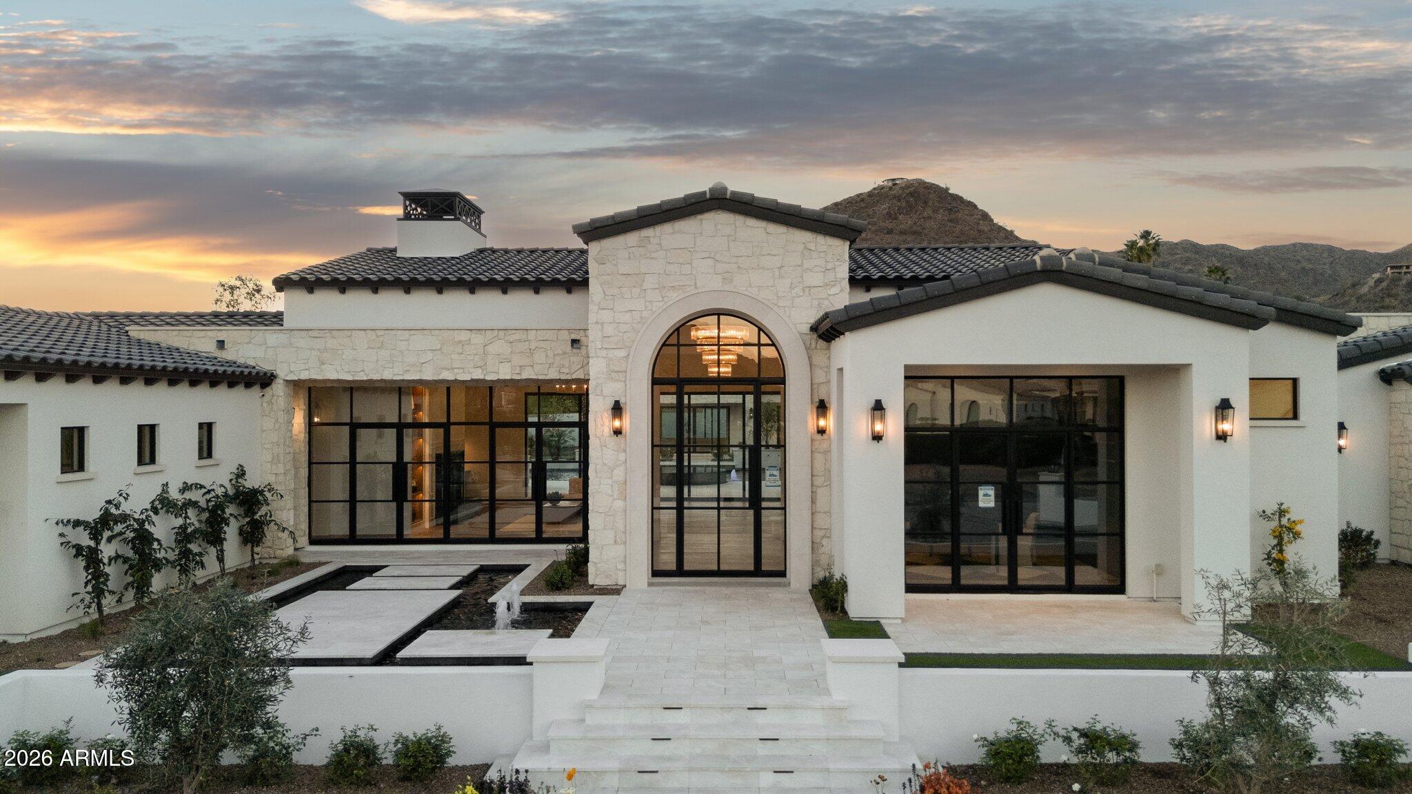 6610 N MOUNTAIN VIEW Drive