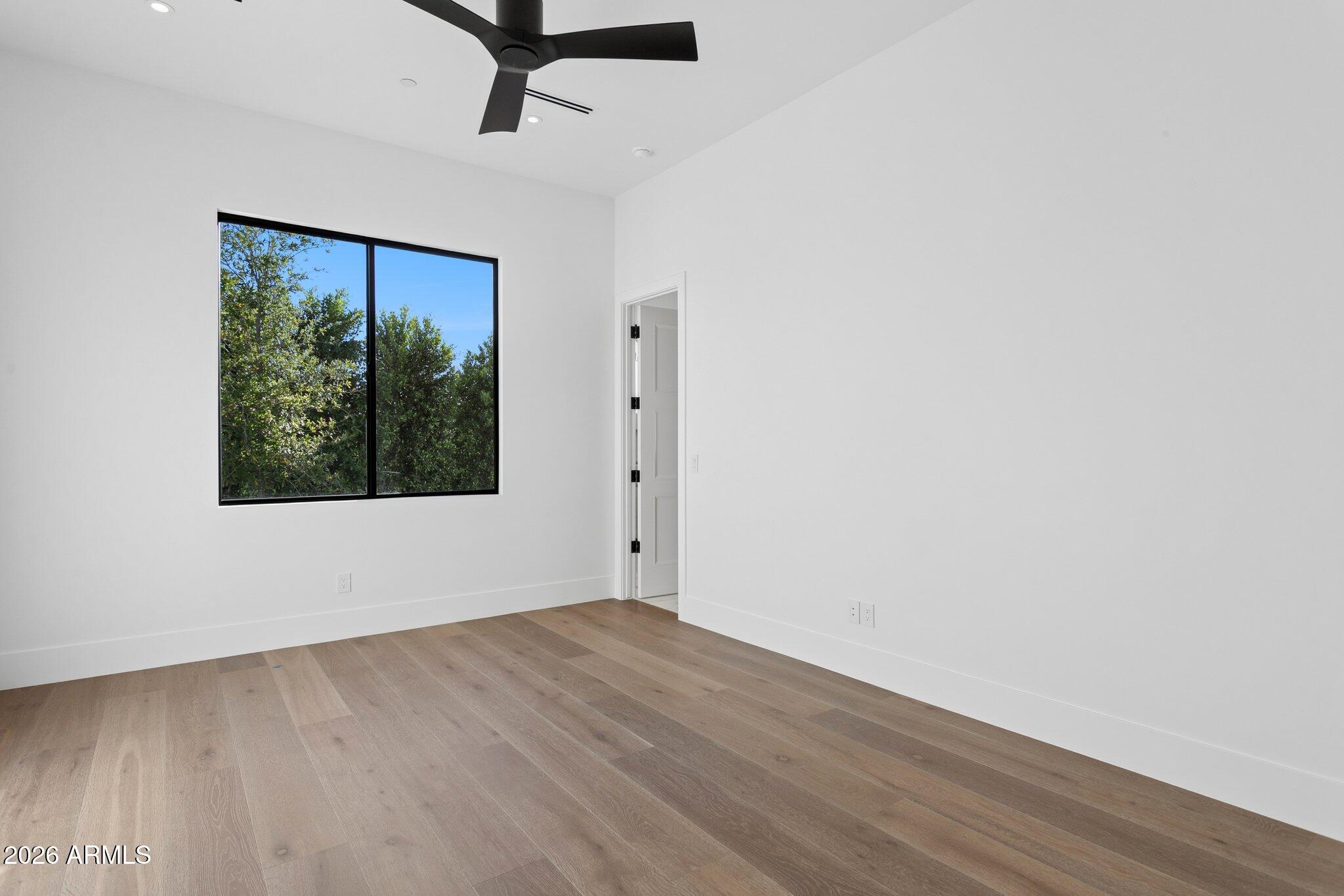 6610 N MOUNTAIN VIEW Drive