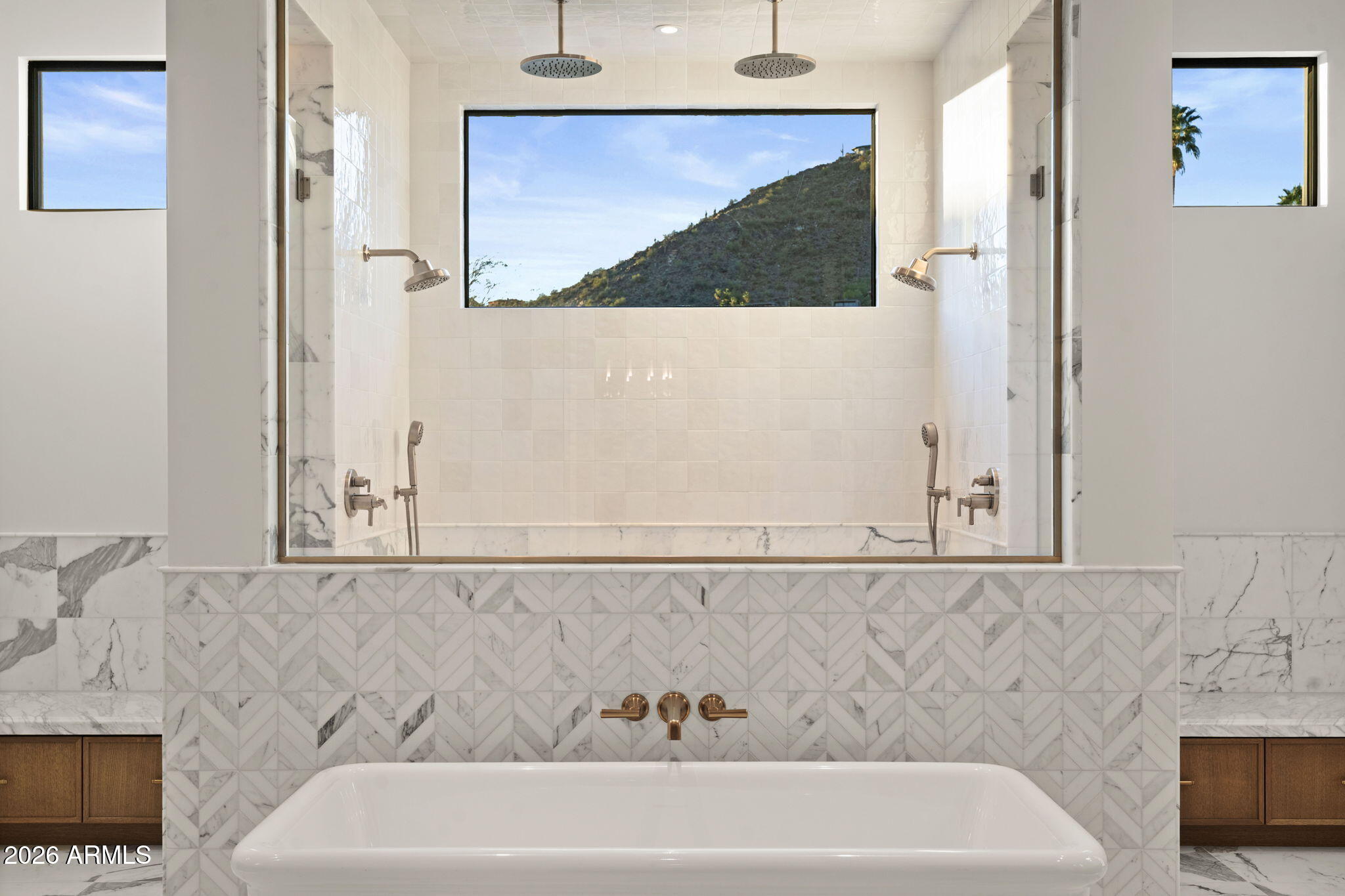 6610 N MOUNTAIN VIEW Drive