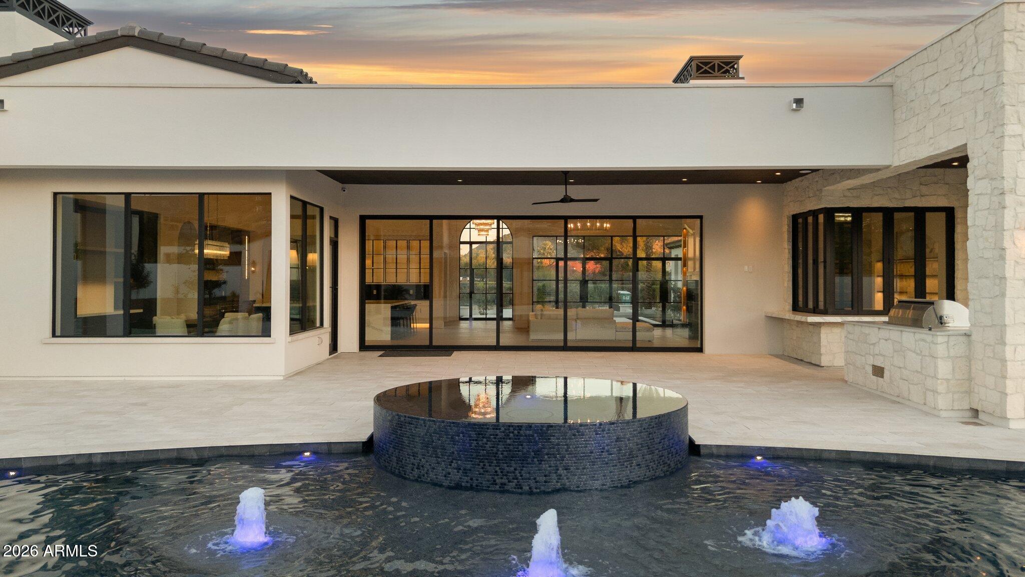 6610 N MOUNTAIN VIEW Drive