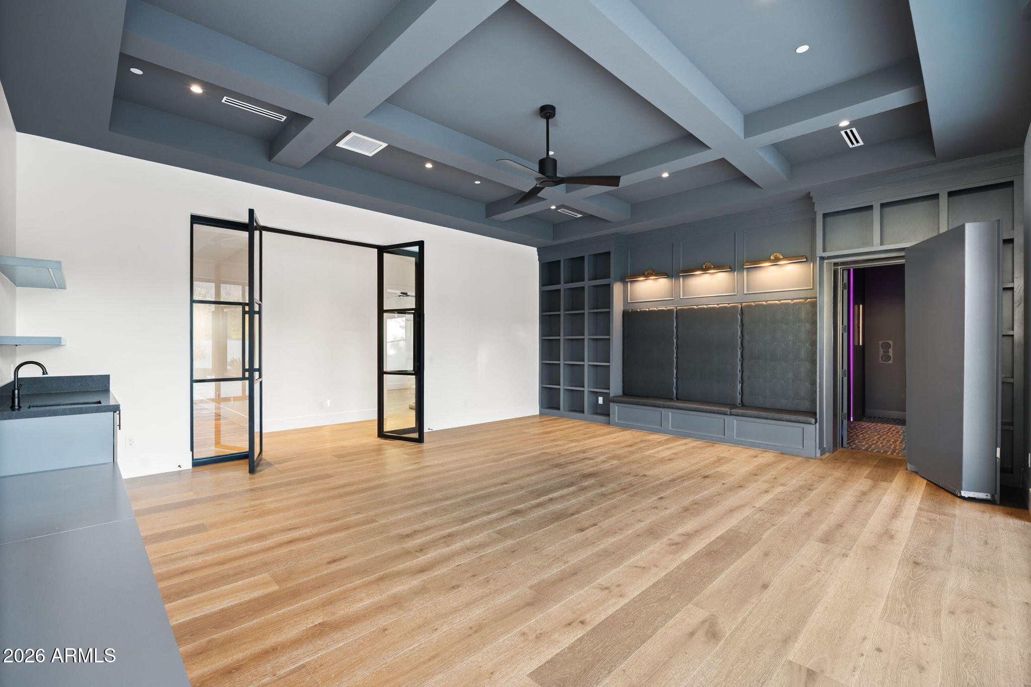 6610 N MOUNTAIN VIEW Drive