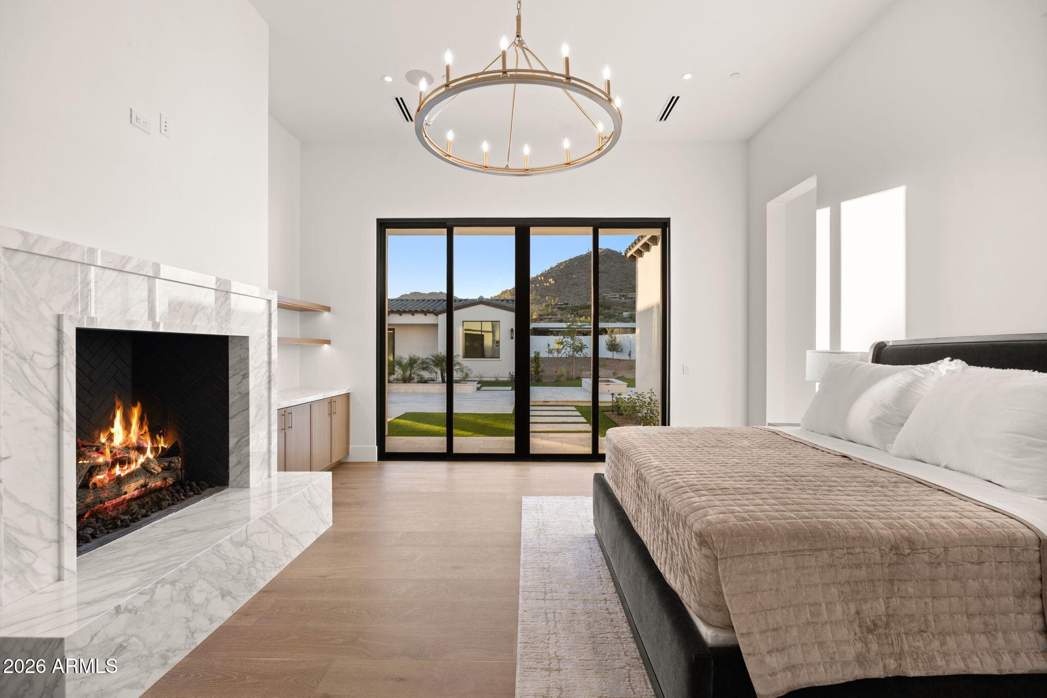 6610 N MOUNTAIN VIEW Drive