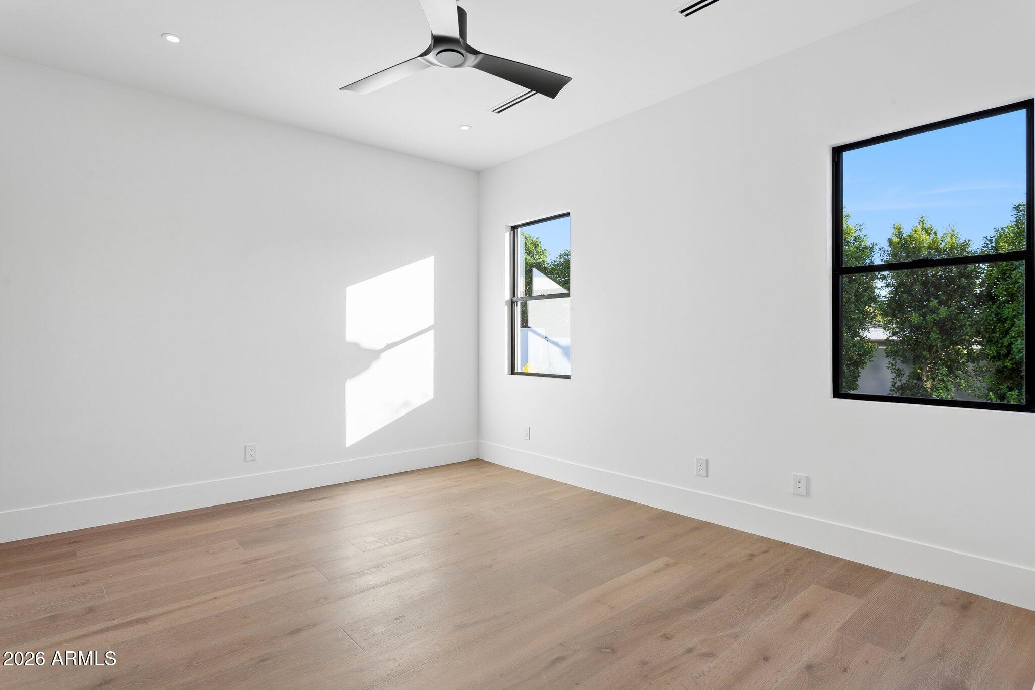 6610 N MOUNTAIN VIEW Drive