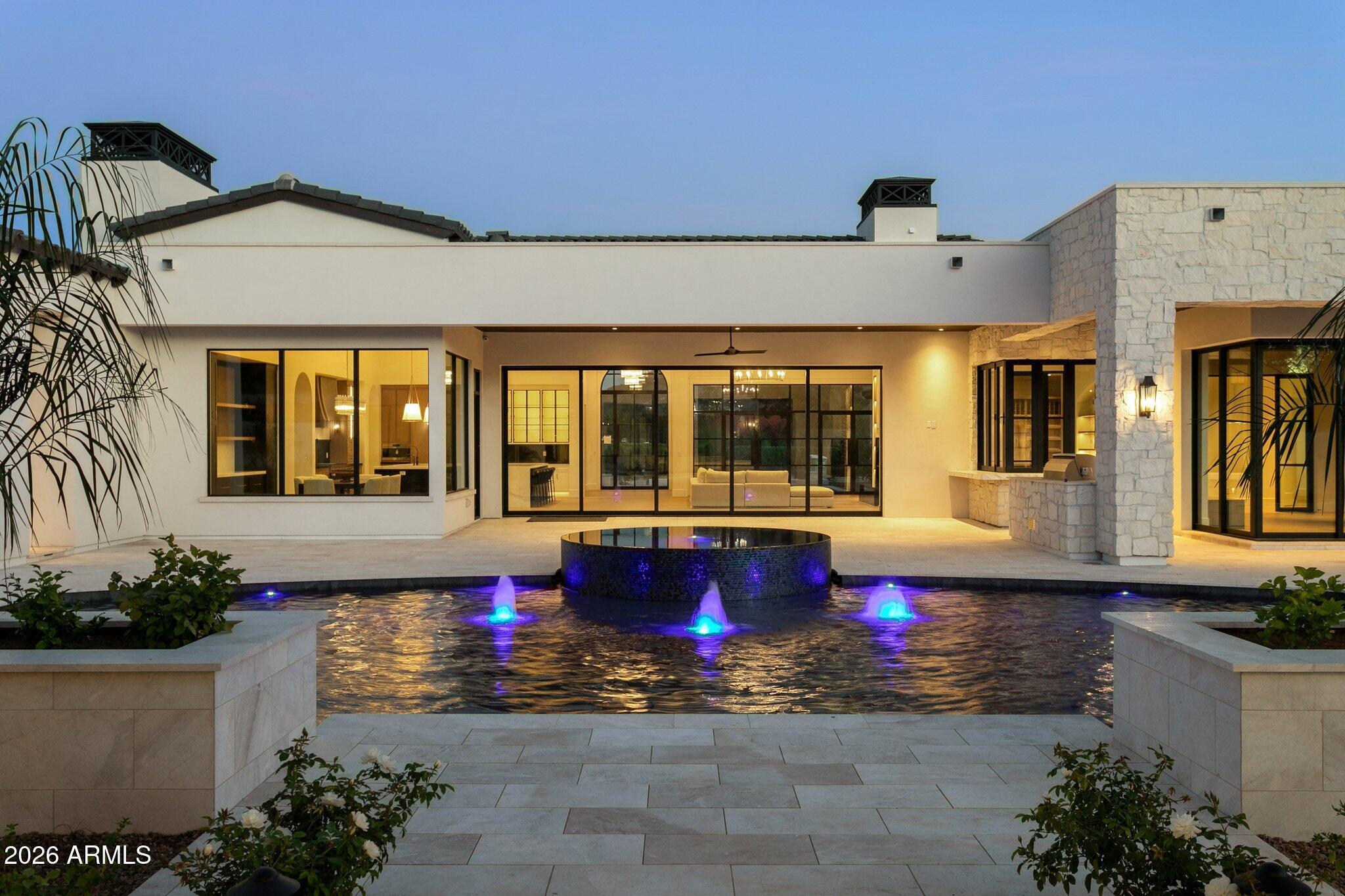 6610 N MOUNTAIN VIEW Drive