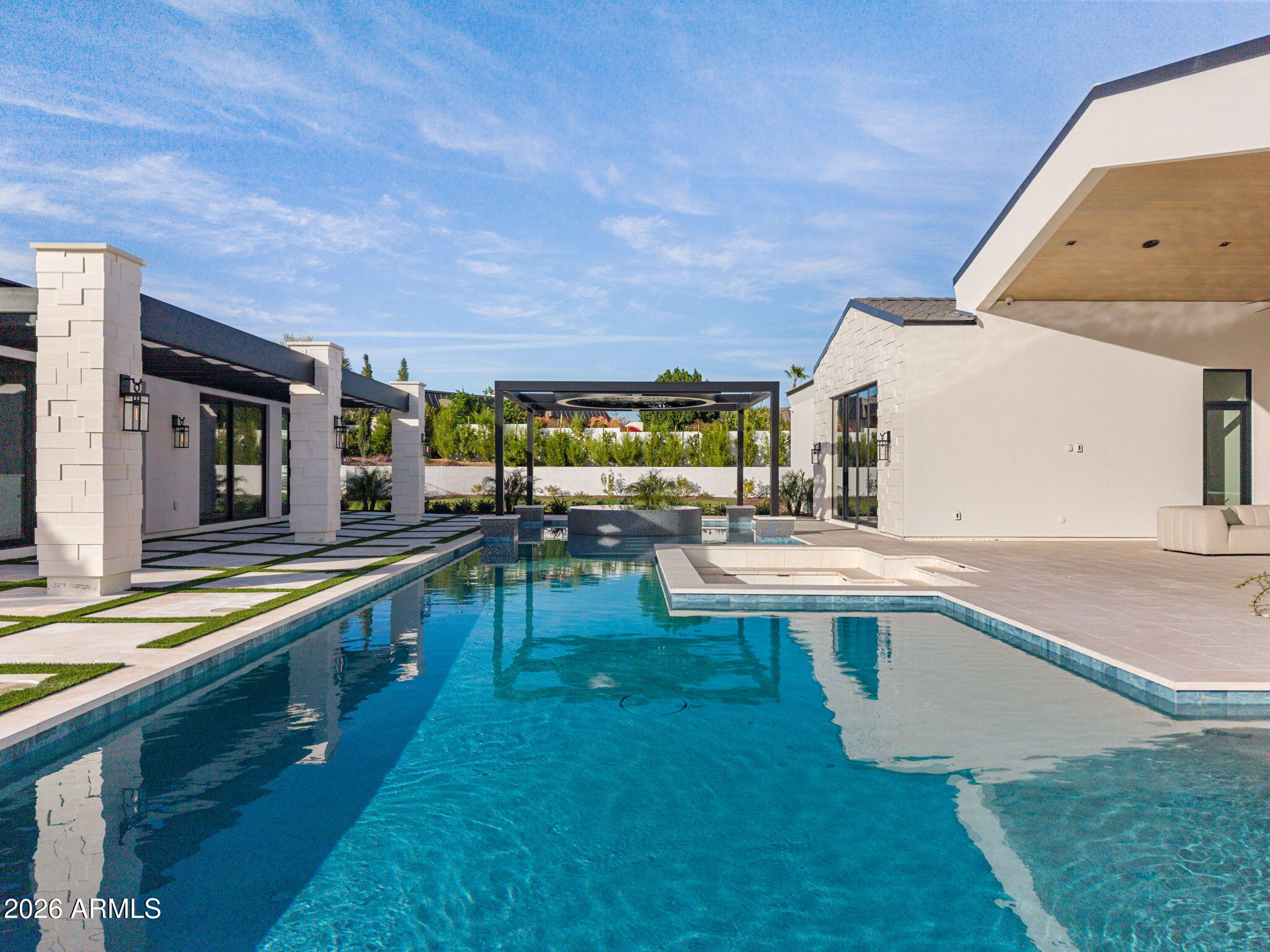 4534 E PEBBLE RIDGE Road