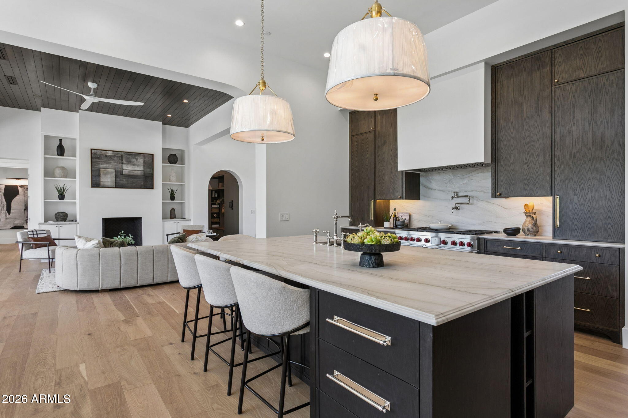 5935 E CALLE TUBERIA