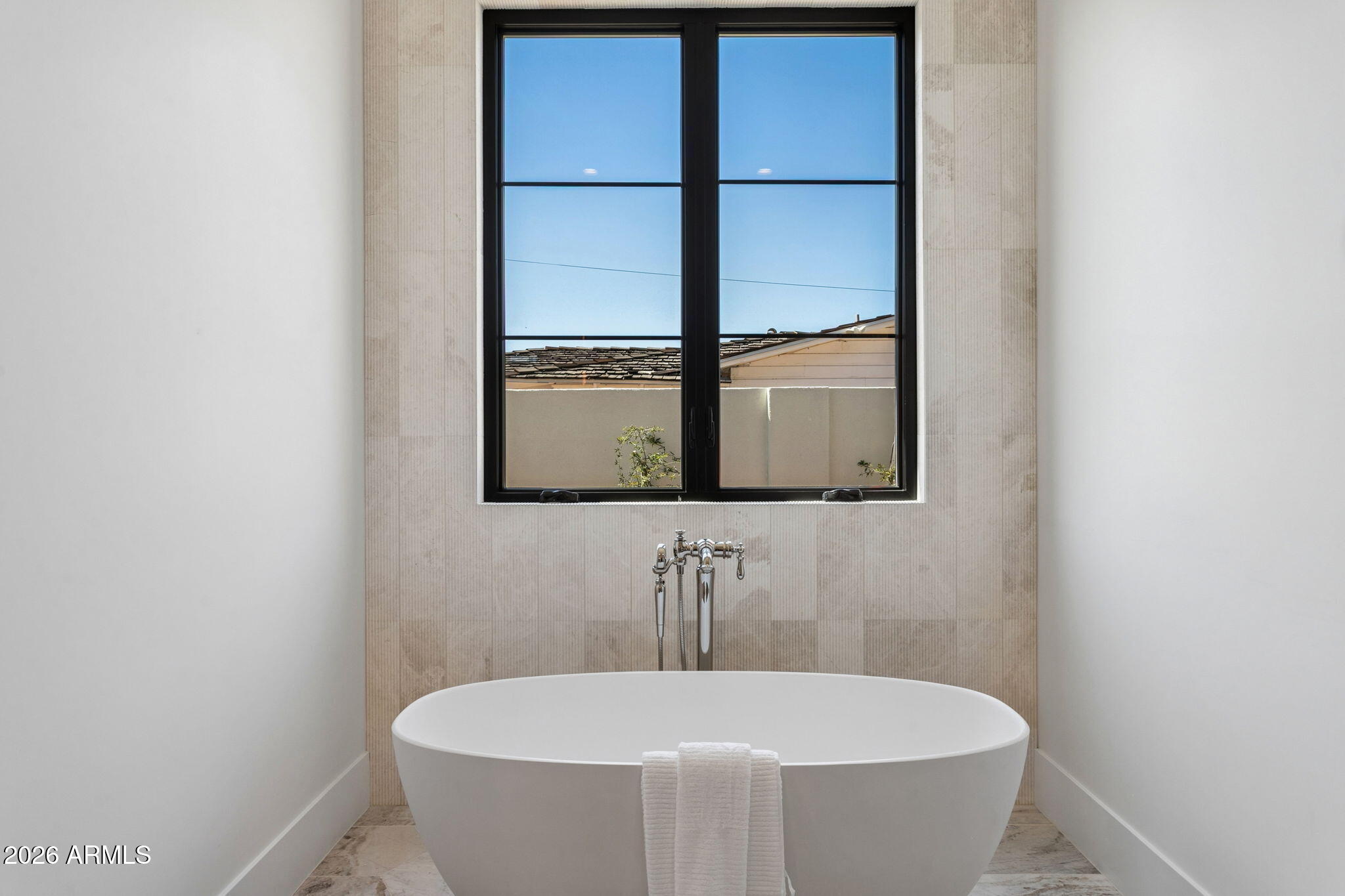 5935 E CALLE TUBERIA