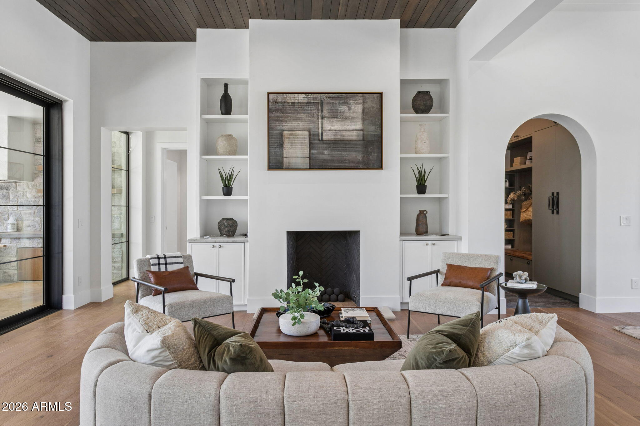 5935 E CALLE TUBERIA