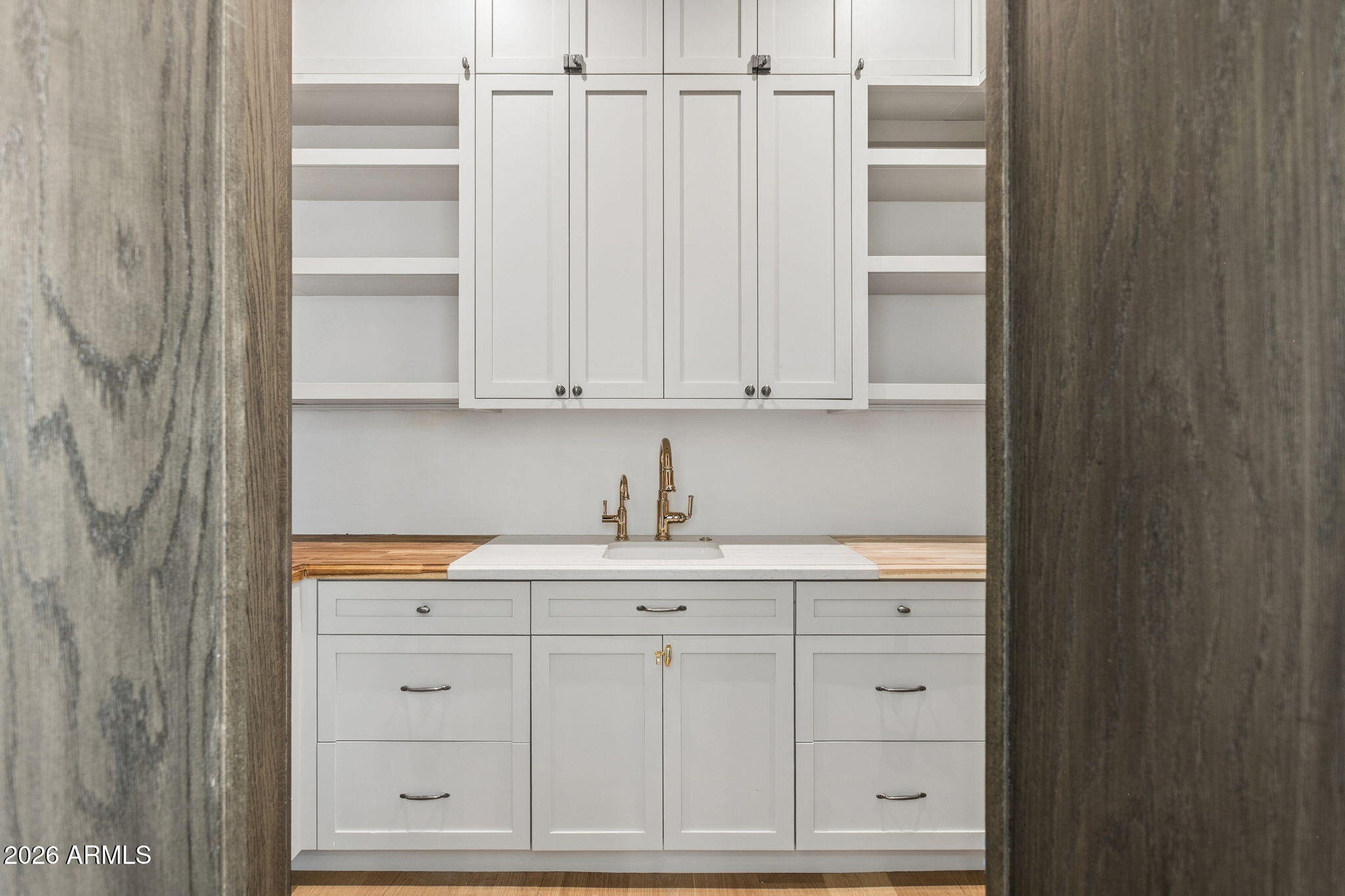 5935 E CALLE TUBERIA