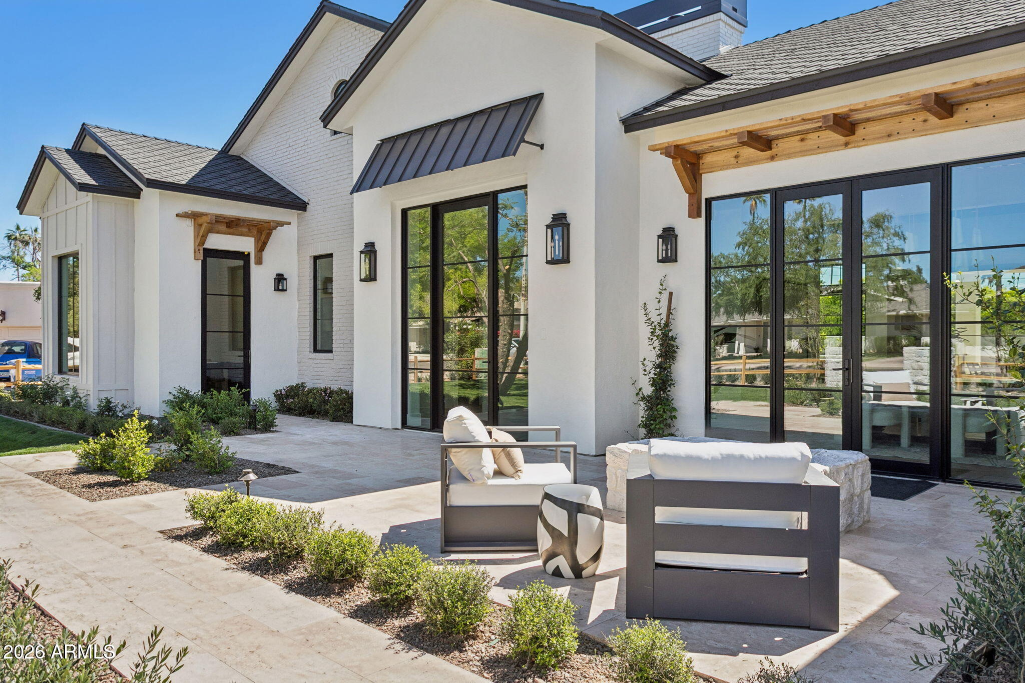 5935 E CALLE TUBERIA