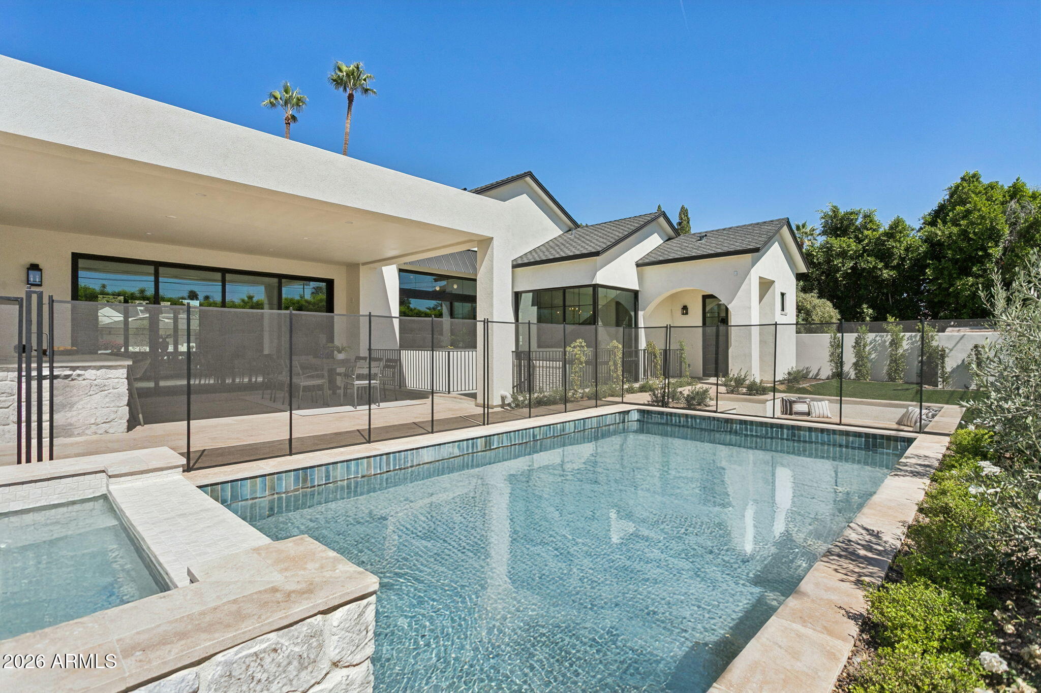 5935 E CALLE TUBERIA