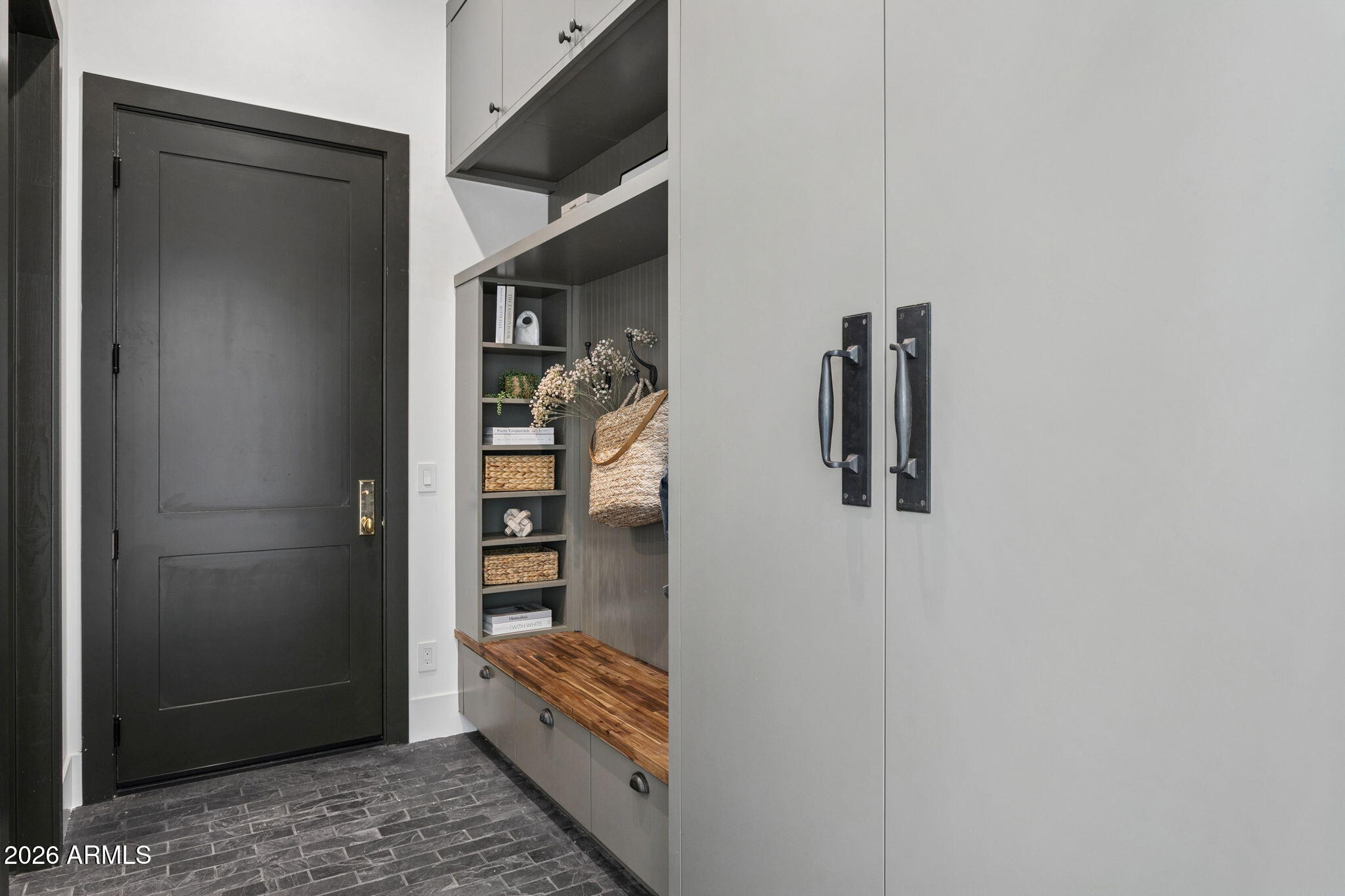 5935 E CALLE TUBERIA