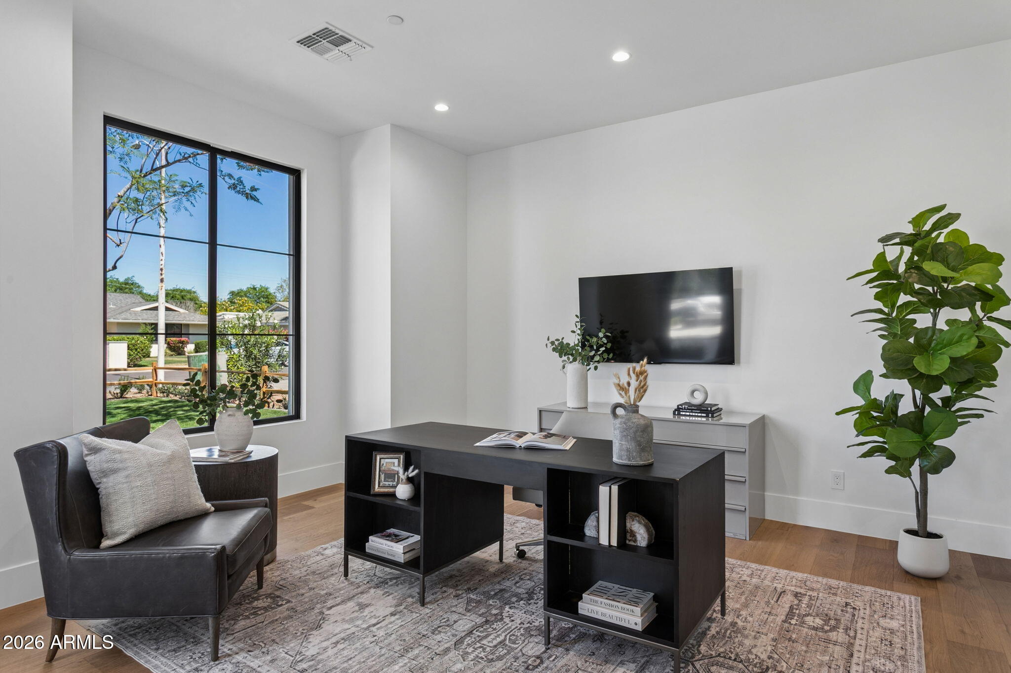 5935 E CALLE TUBERIA