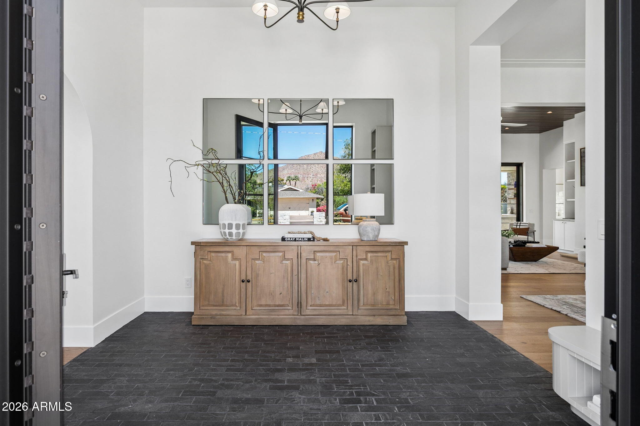 5935 E CALLE TUBERIA