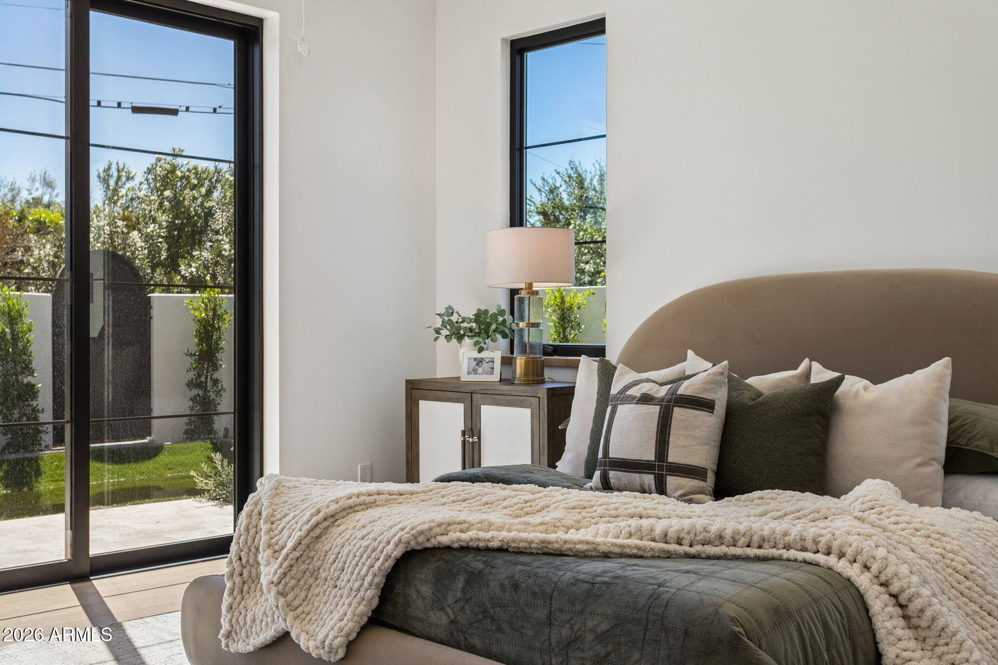 5935 E CALLE TUBERIA