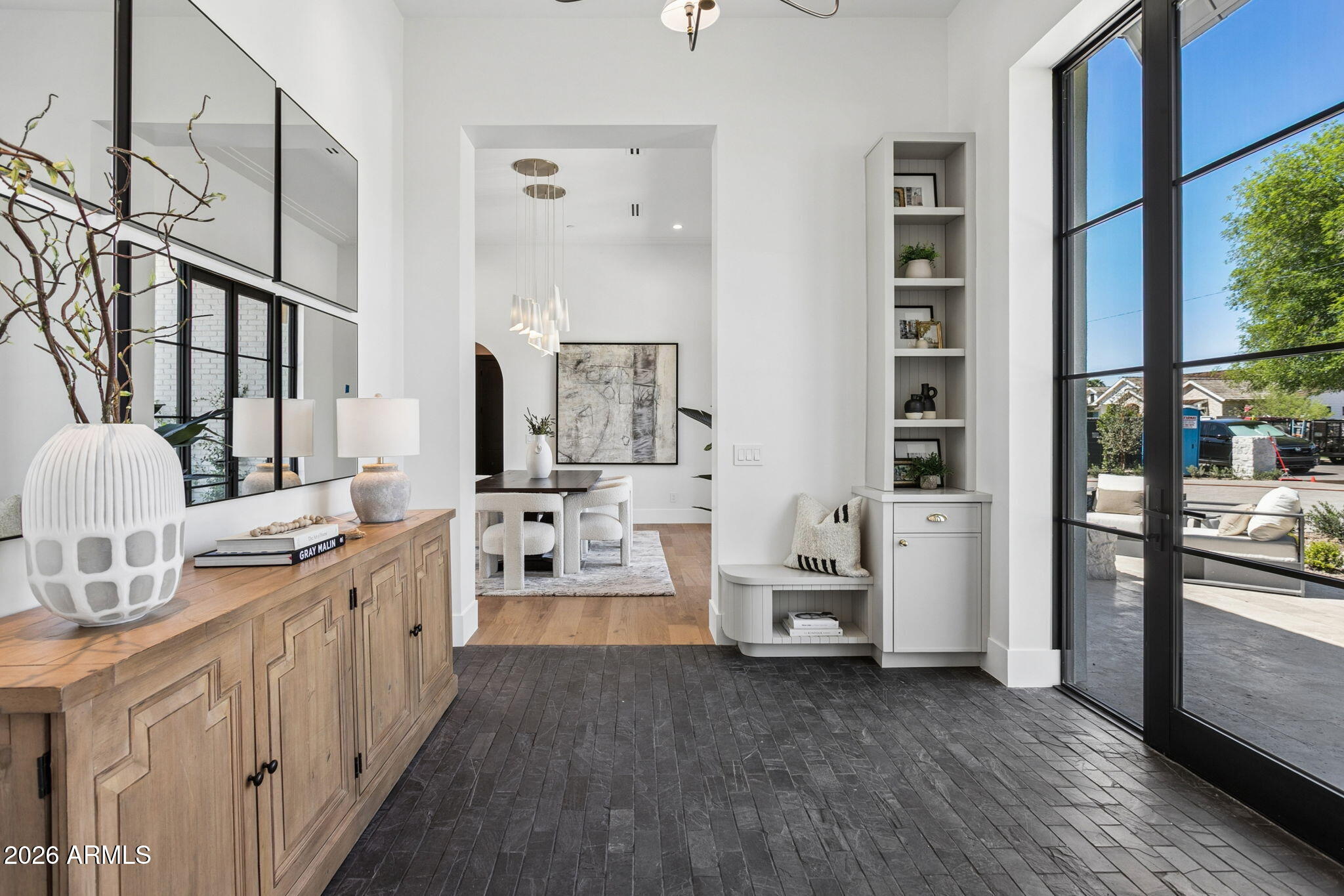 5935 E CALLE TUBERIA