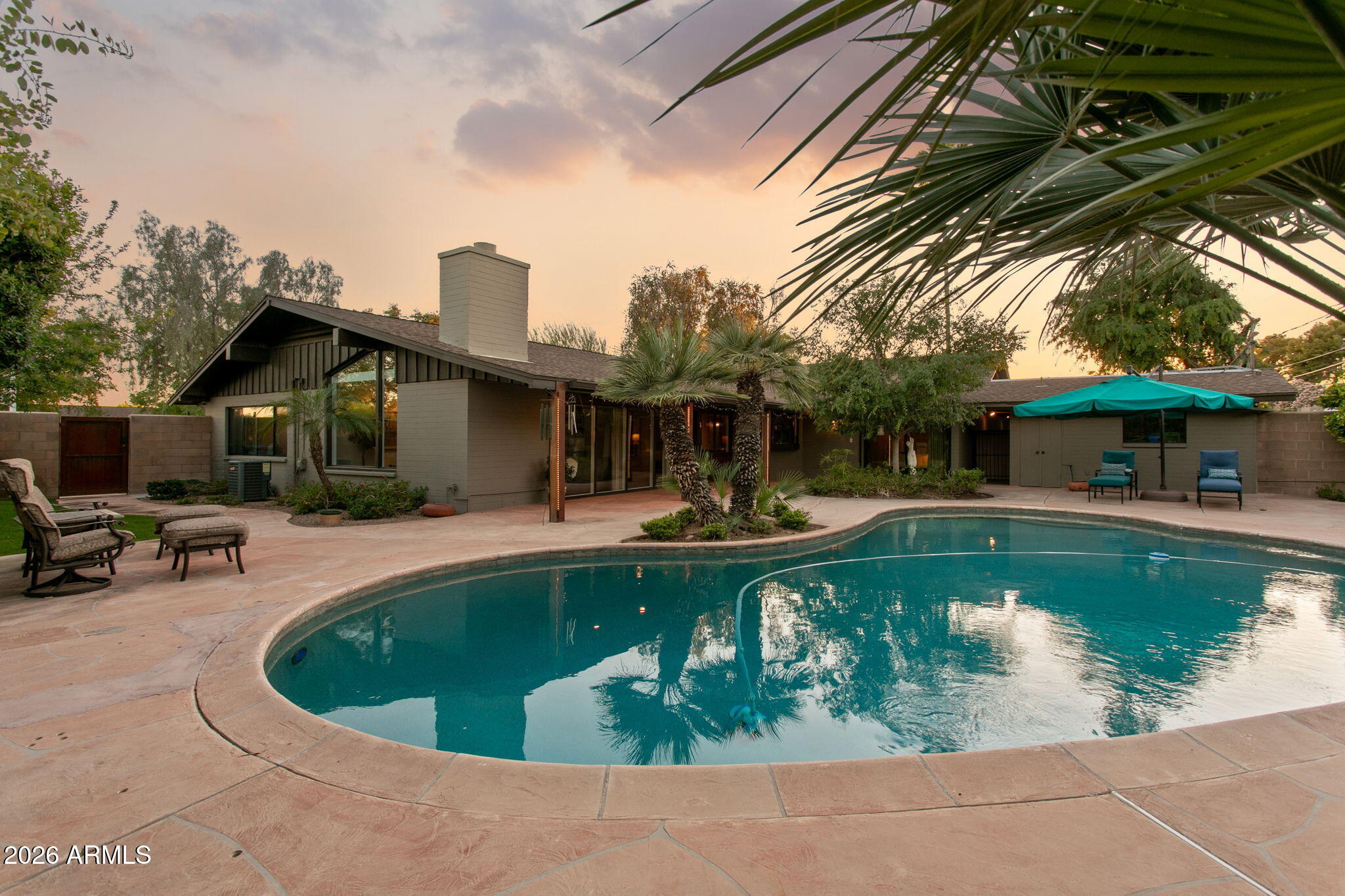 2140 E SOLANO Drive