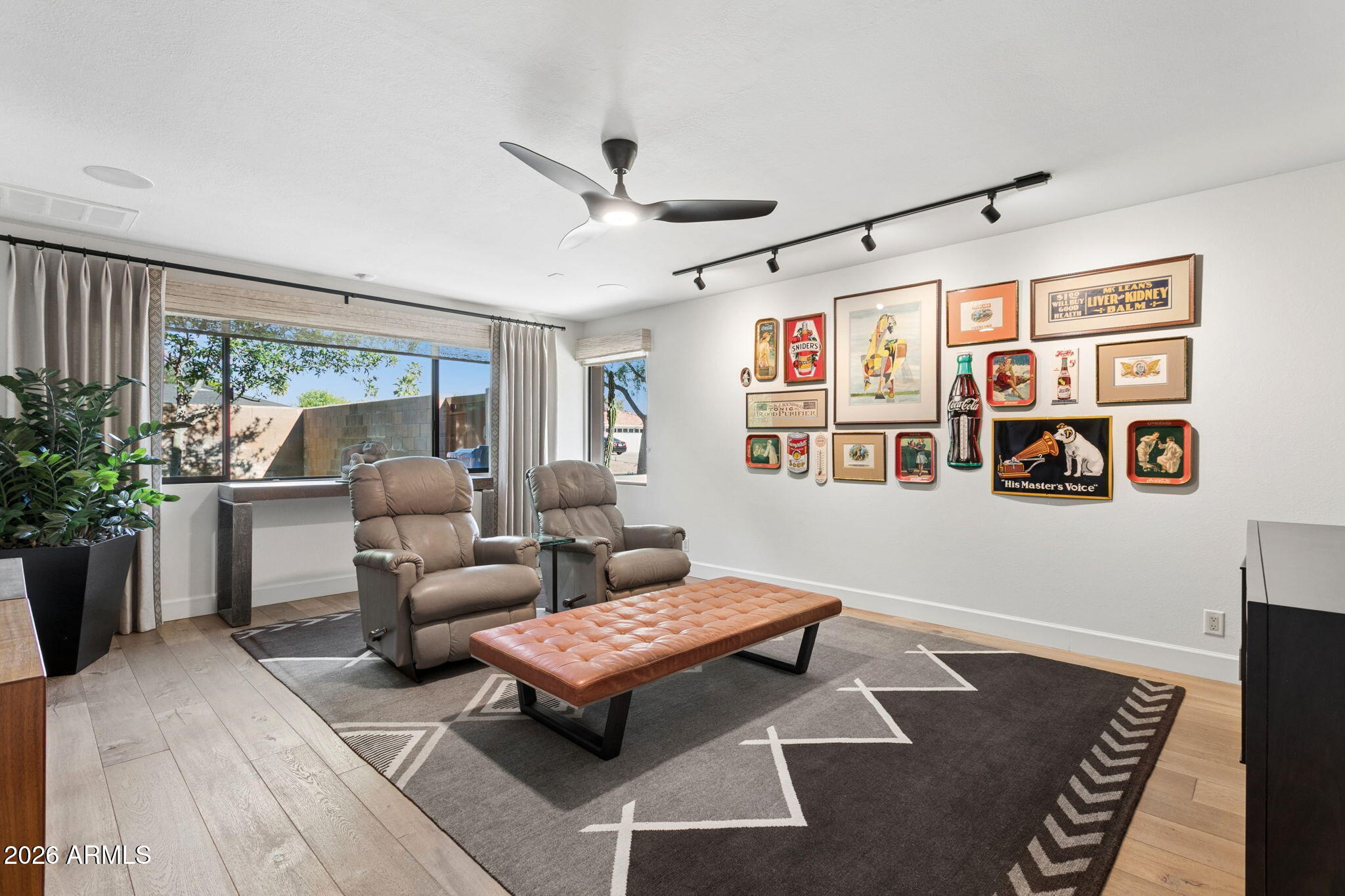 2140 E SOLANO Drive